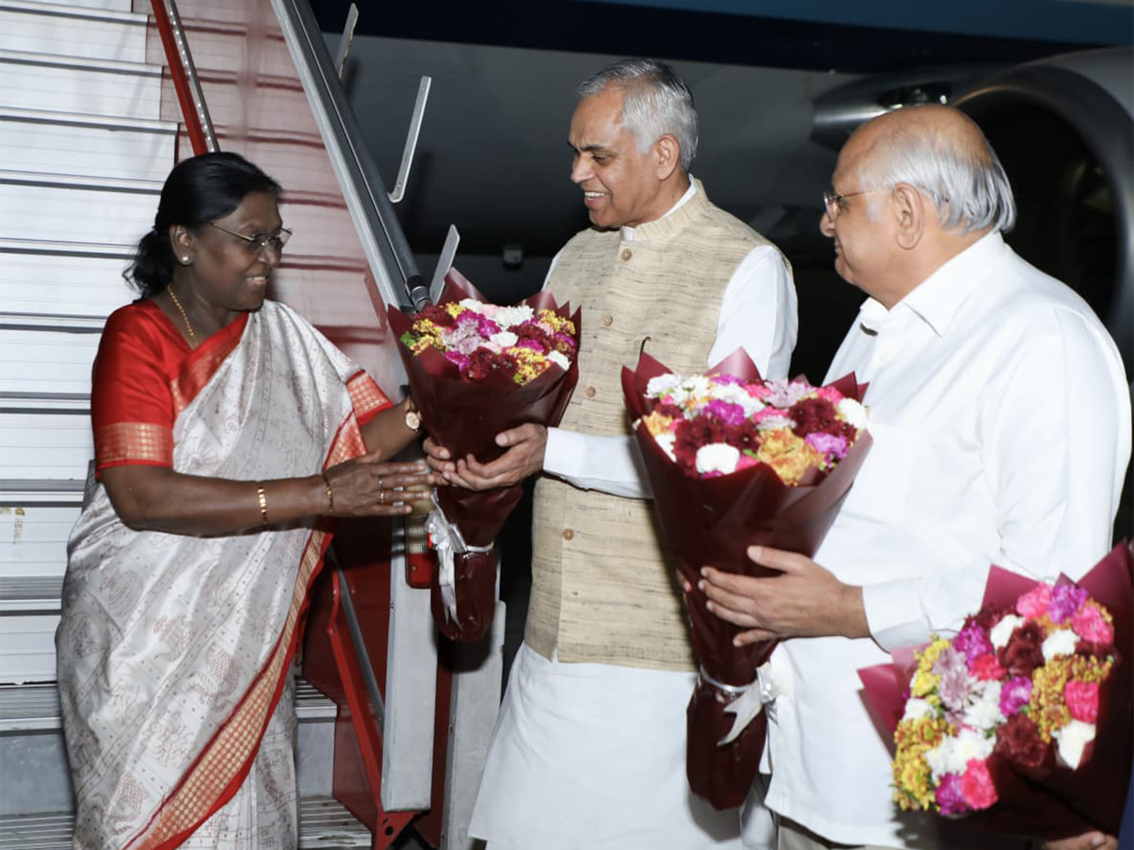 President Murmu arrives in Gujarat on a three-day visit (Photo/Gujarat CMO)