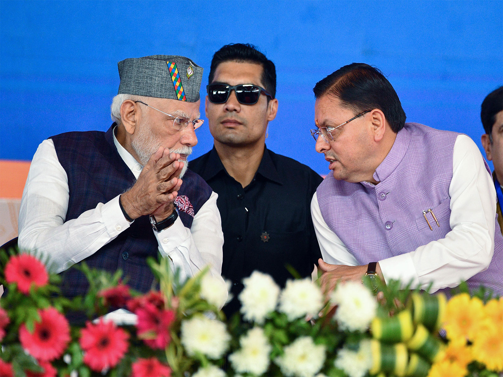 Prime Minister Narendra Modi in conversation with Uttarakhand Chief Minister Pushkar Singh Dhami (Photo/ANI)