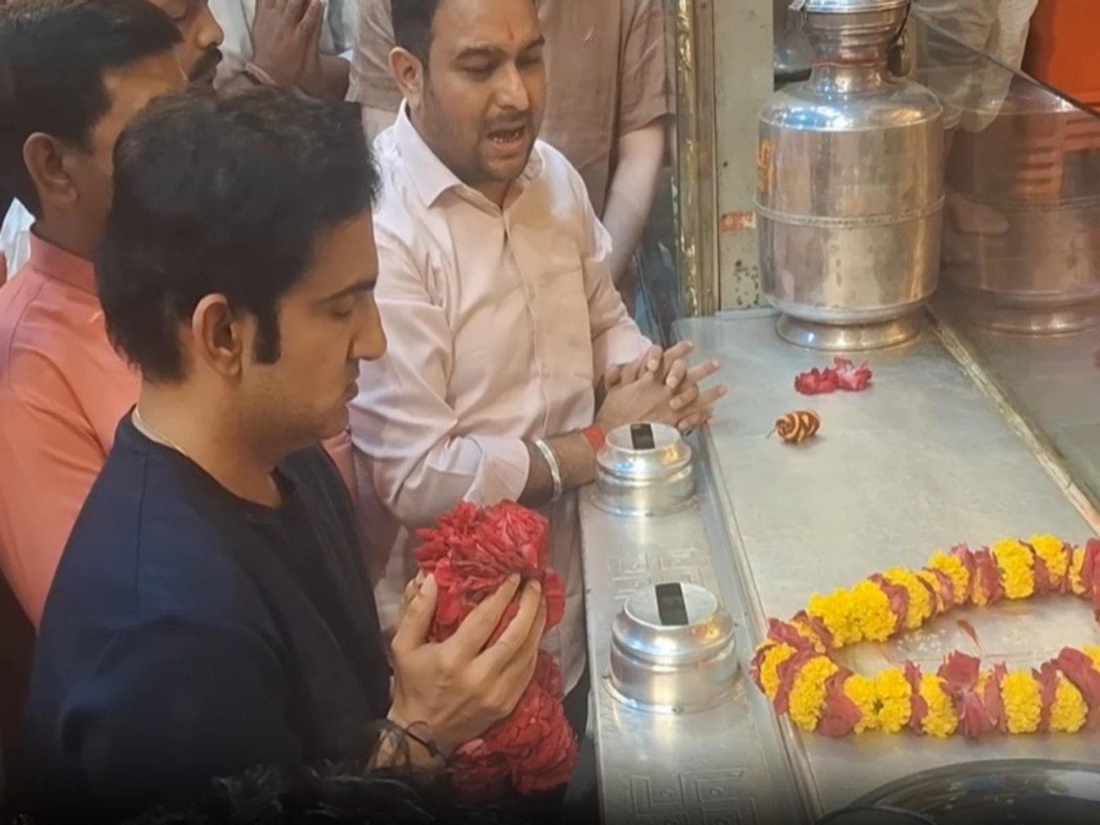 Gautam Gambhir offers prayers at the Salasar Balaji temple (Photo: ANI)