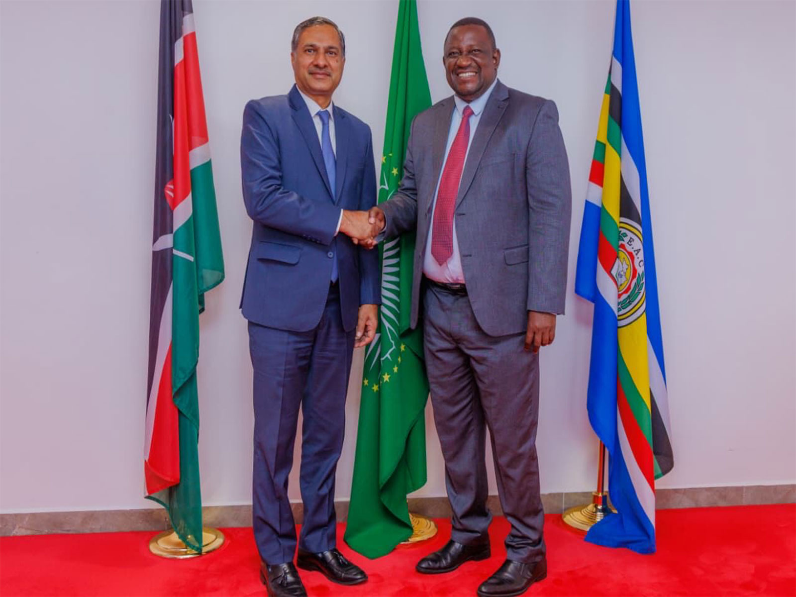 India's High Commissioner to Kenya Adarsh Swaika with Cabinet Secretary for Youth Affairs, Creative Economy and Sports, Salim Mvurya (Photo/@IndiainKenya)