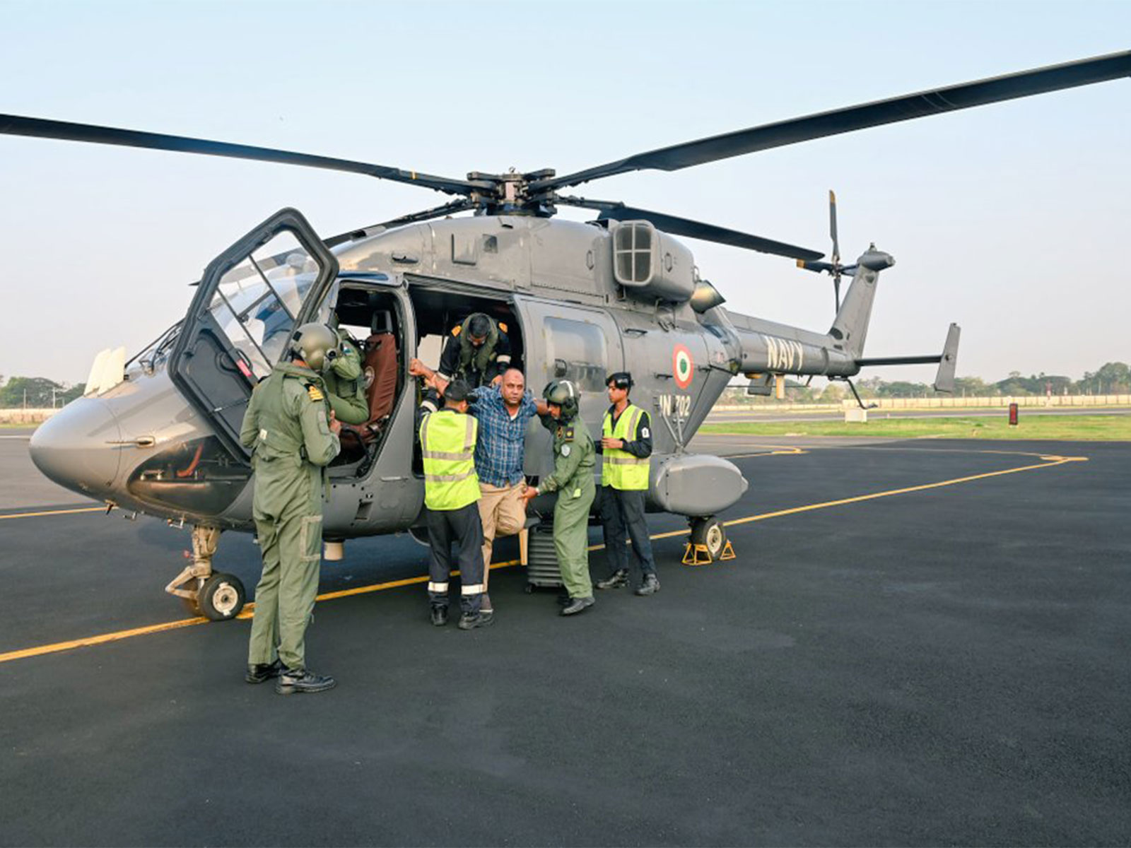 Indian Navy conducts Swift MEDEVAC from Offshore Oil Rig near Kochi (Photo/ANI)