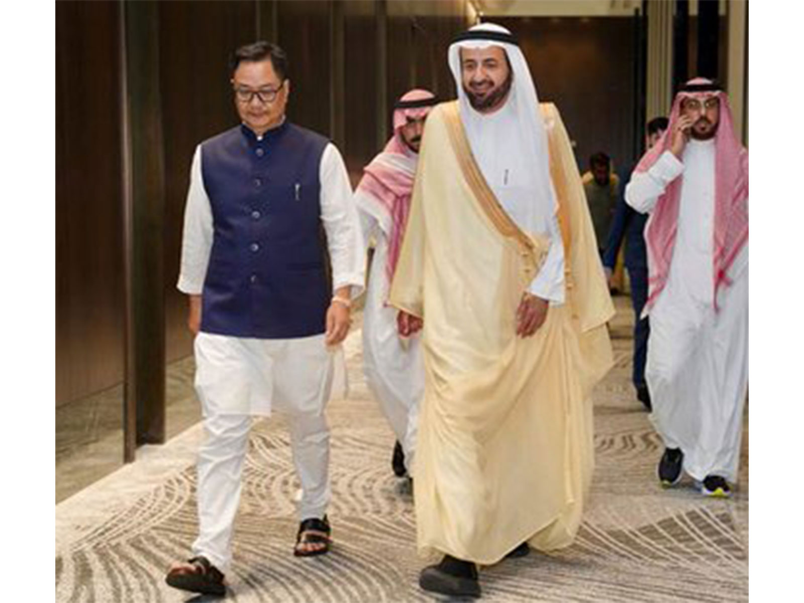 Union Minister of Minority Affairs Kiren Rijiju with delegates (Photo/@PIBMinAffairs)