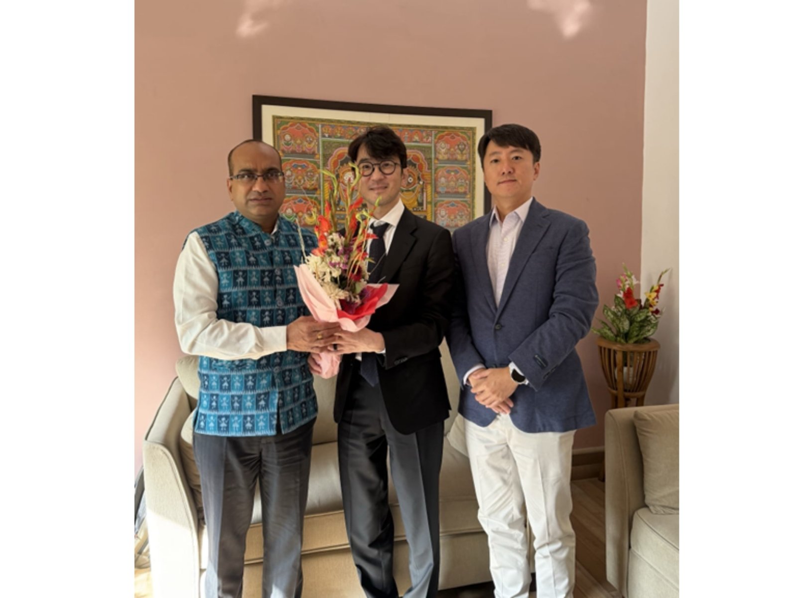 Shri Sujeet Kumar, Member of Parliament, Rajya Sabha,  with CH Kim, Chief Executive Officer, KRAFTON Inc. and Sean Hyunil Sohn, Chief Executive Officer, KRAFTON India."