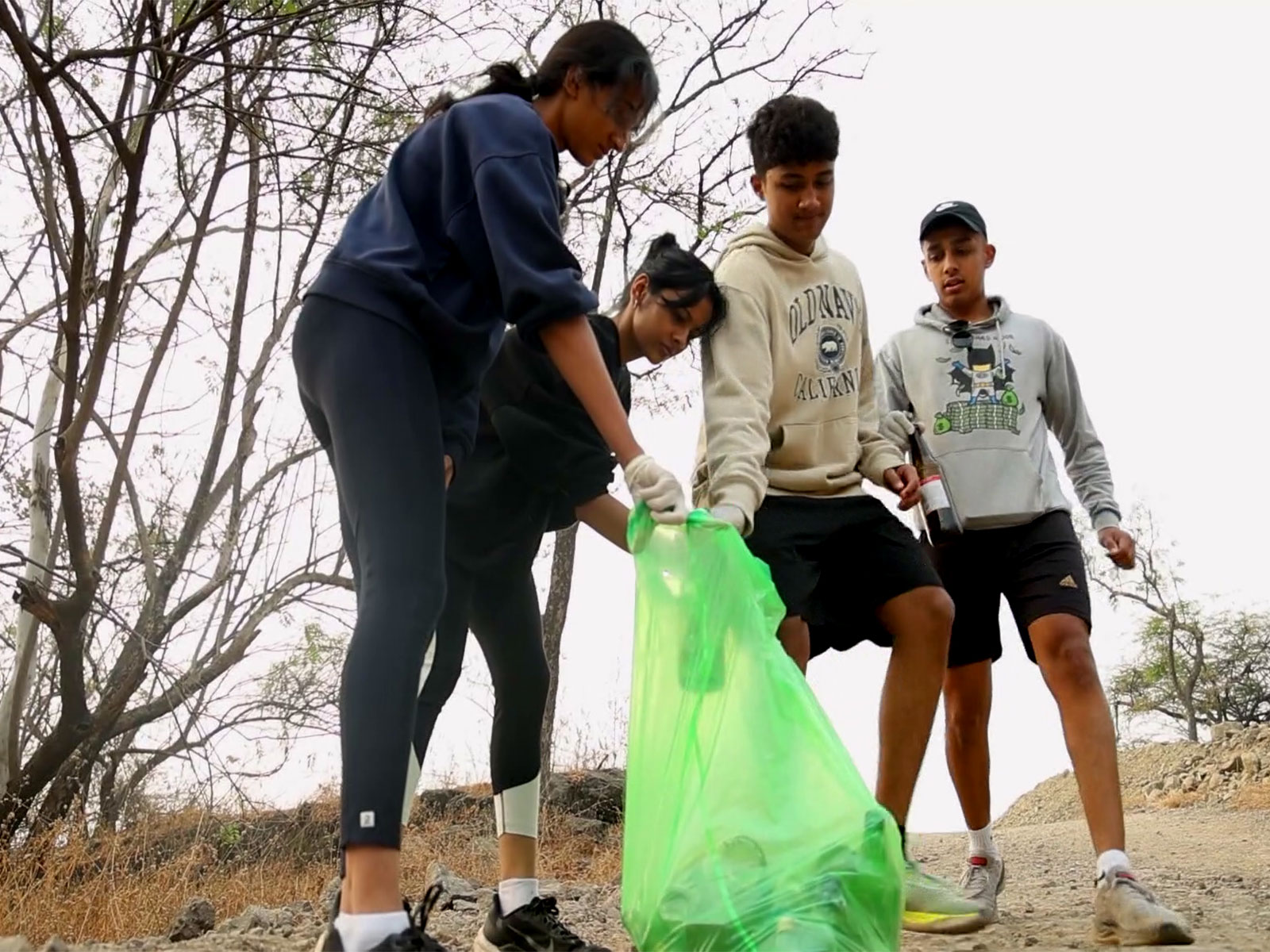 Citizens taking part in cleanliness drive (Photo/ANI)