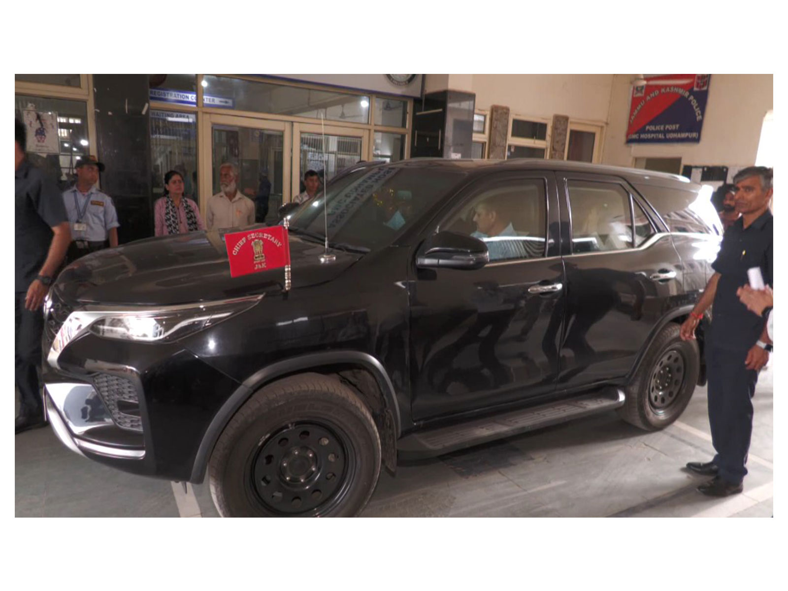 Chief Secretary Atal Dulloo visits Udhampur Hospital  (Photo/ANI) 