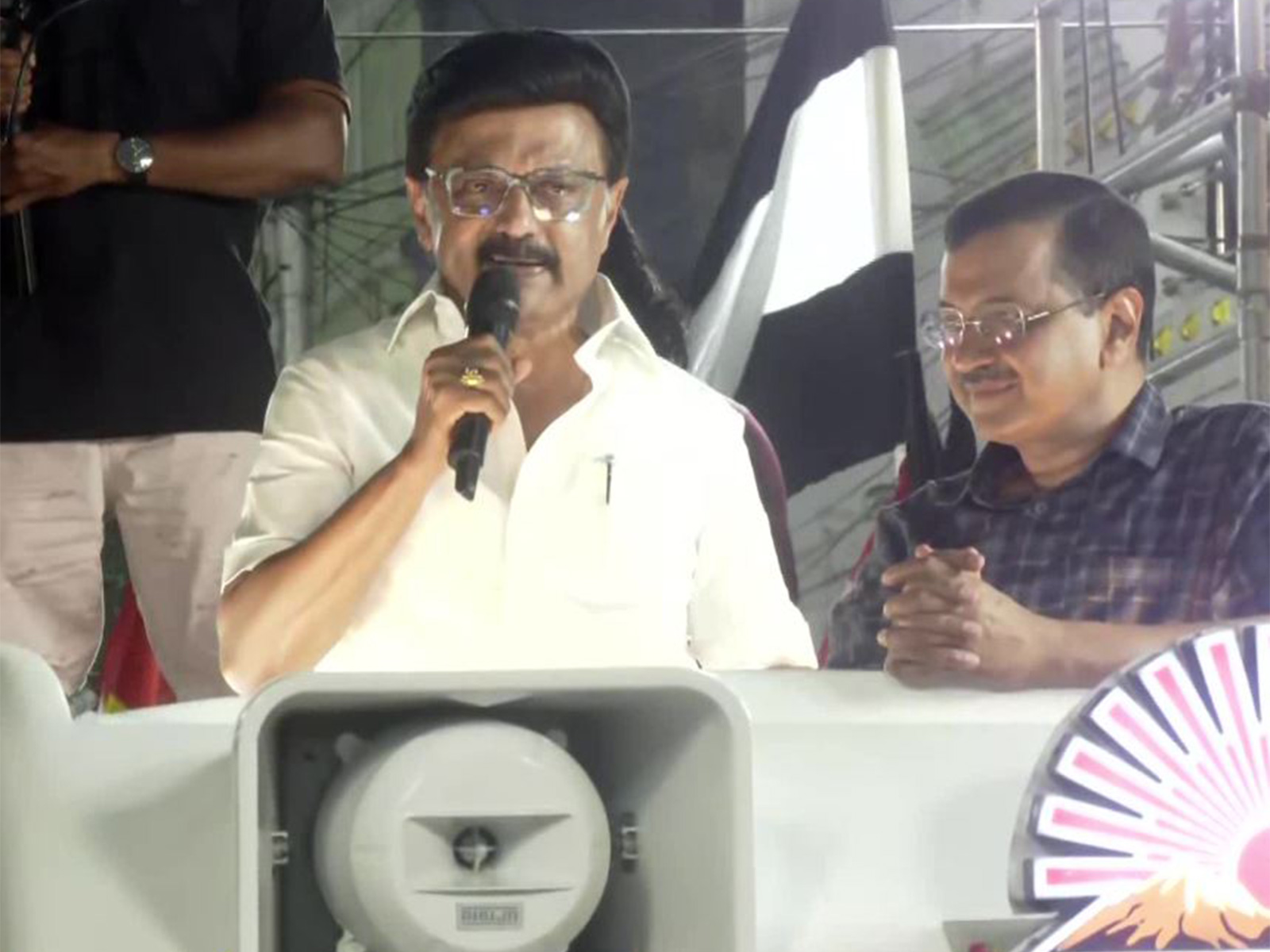 Tanil Nadu CM MK Stalin with AAP Chief Arvind Kejriwal (Photo/ANI)