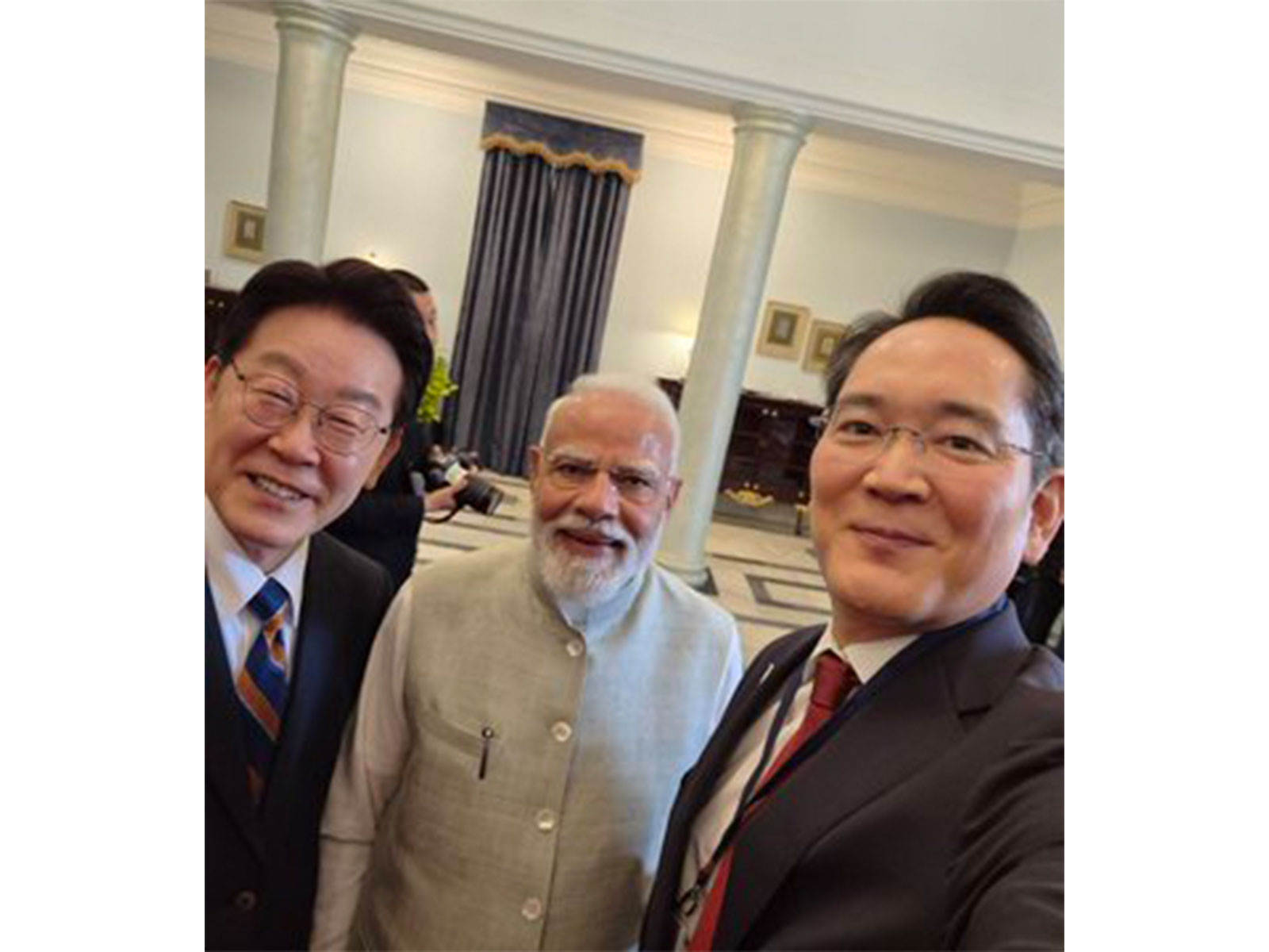 South Korean President Lee Jae-myung with PM Modi and Samsung Chairman (Photo/@SamsungNewsroom)