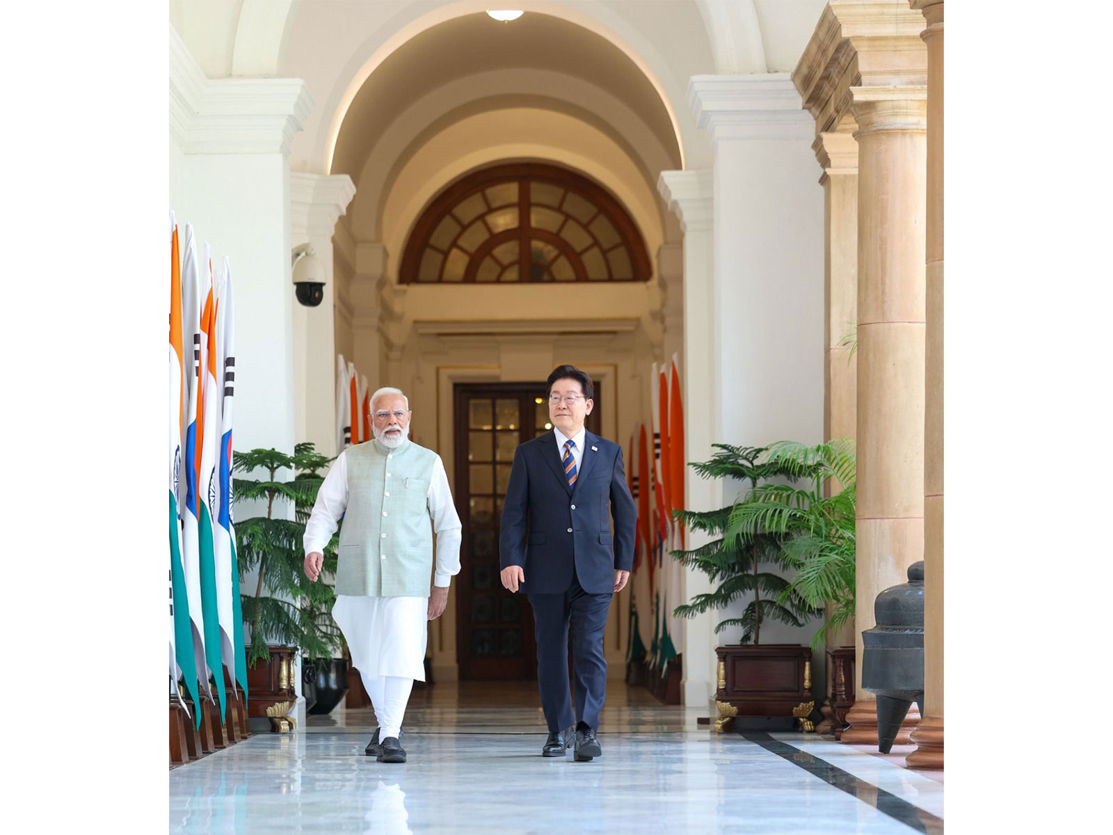 Prime Minister Narendra Modi and South Korean President Lee Jae-myung (Photo/X@narendramodi)