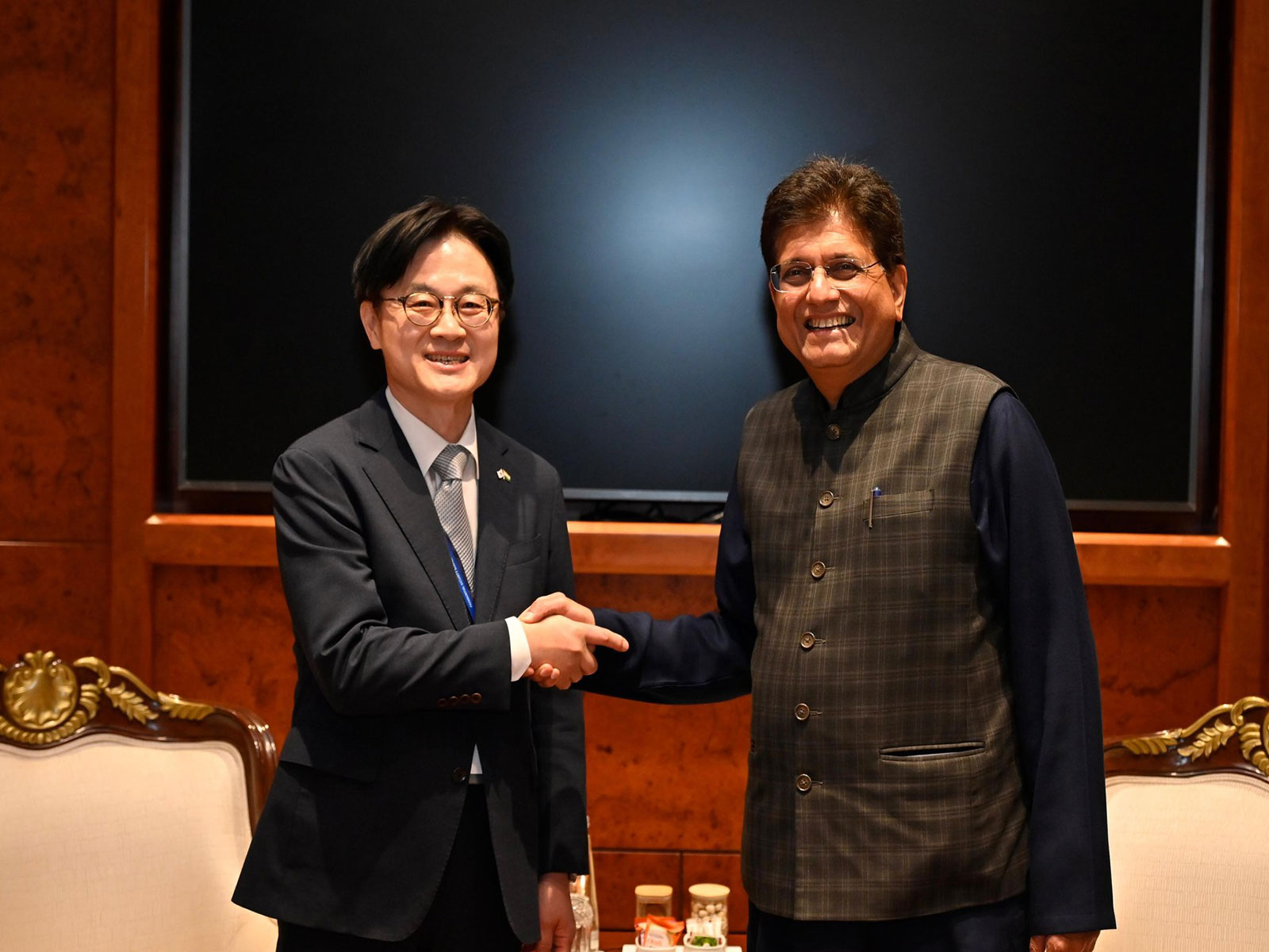 Union Minister Piyush Goyal and South Korean Trade Minister Kim Jung-Kwan (Photo/X@PiyushGoyal)