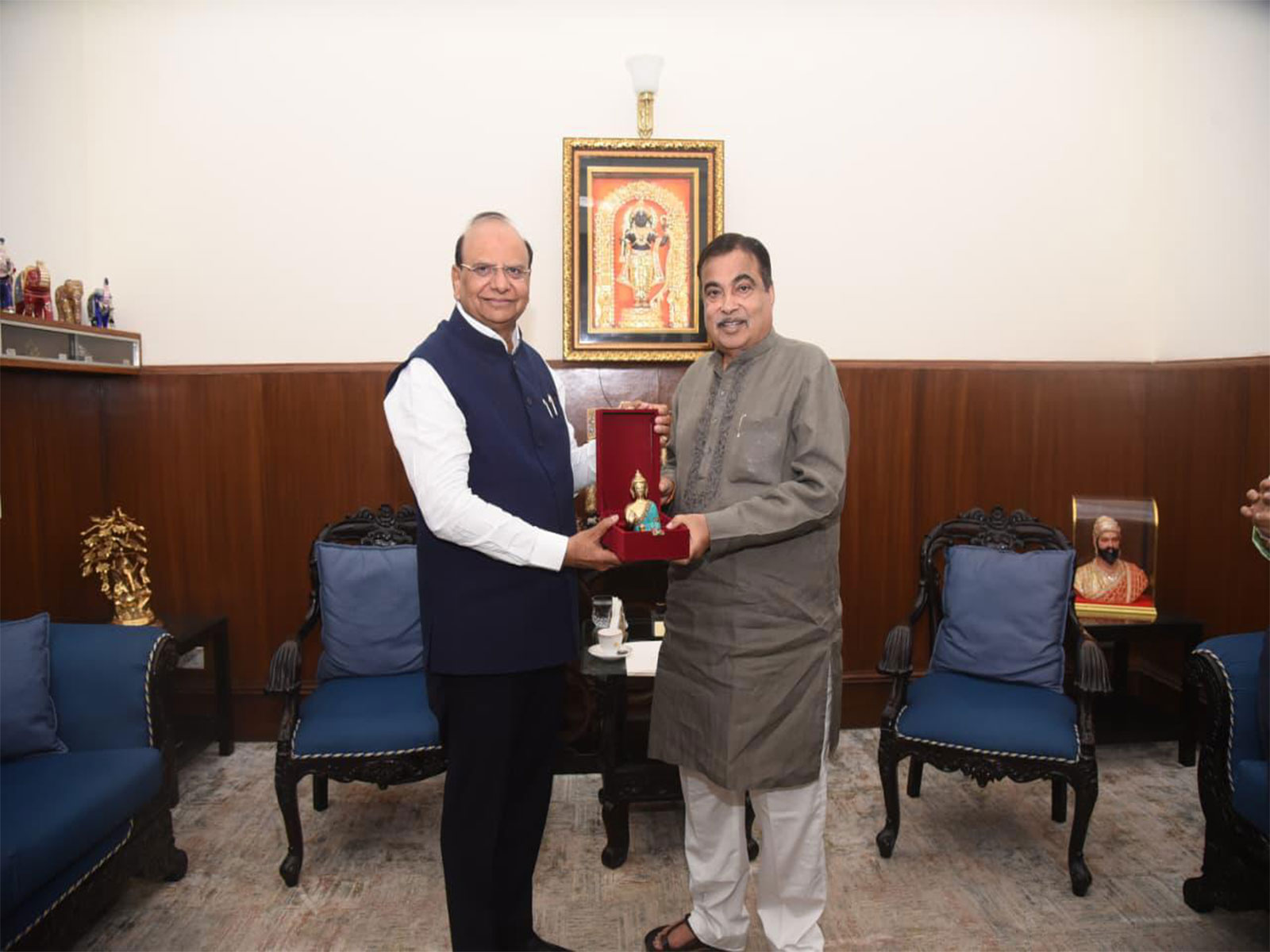 L-G Vinai Kumar Saxena meets Nitin Gadkari in Delhi  (Photo/Release)