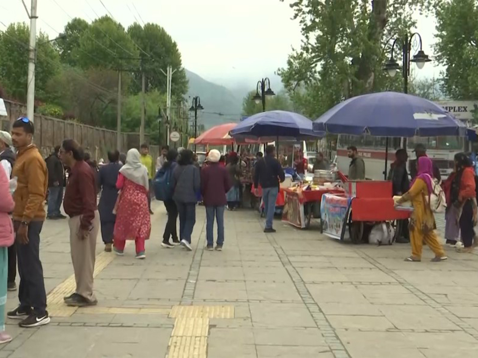 Tourist in Srinagar (Photo/ANI)