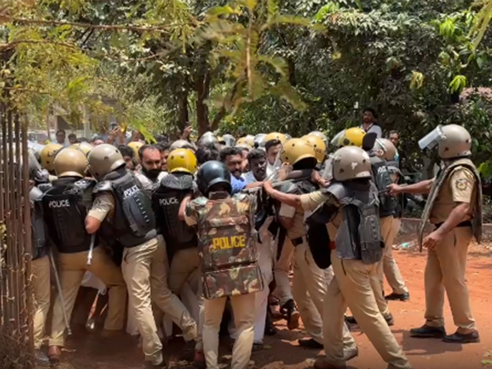 Keralam Youth Congress clash with police during protest in Kannur (Photo/ANI)