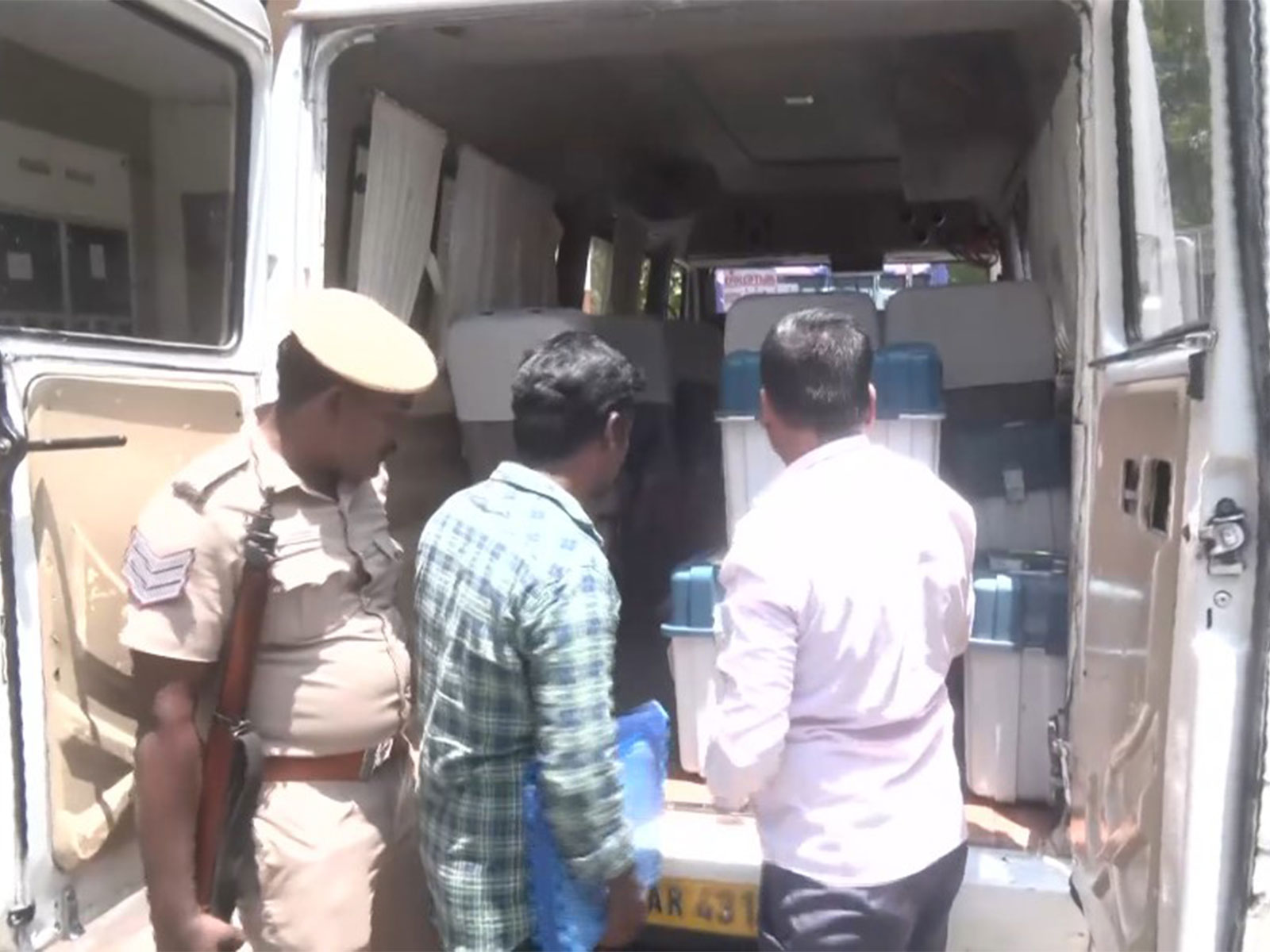 EVMs being dispatched in Madurai ahead of Tamil Nadu assembly polls (Photo/ANI)