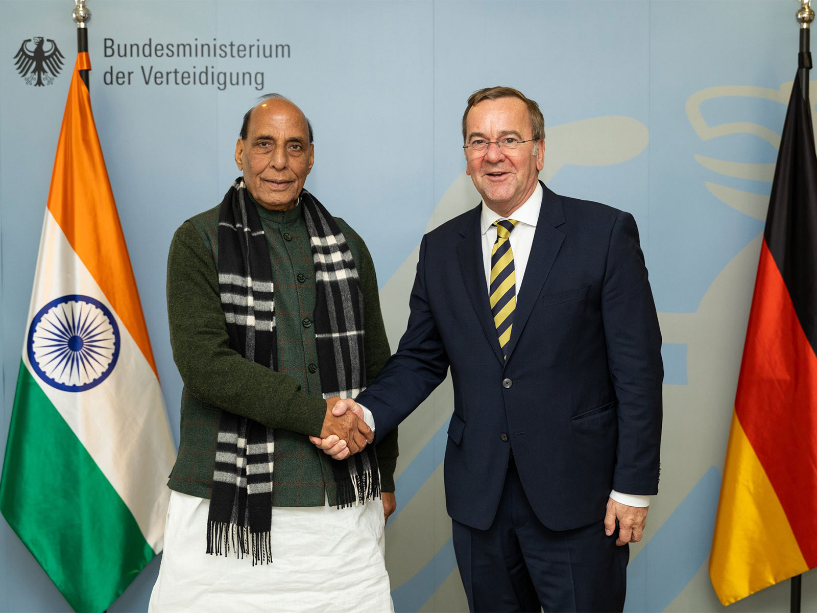 Defence Minister Rajnath Singh with  his German counterpart, the Federal Minister of Defence Boris Pistorius (Photo/PIB)