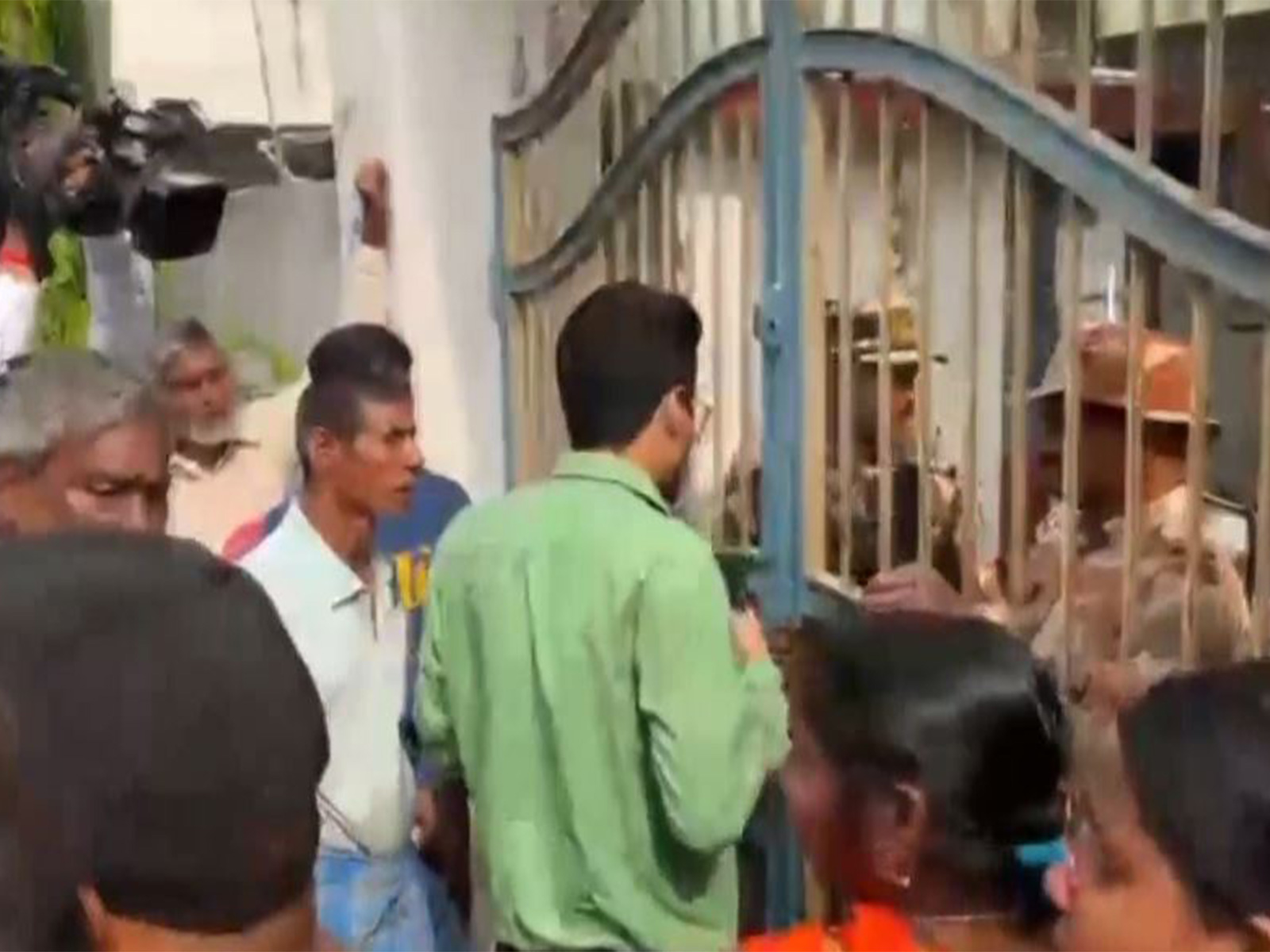 Visual from  Balua Chara High School booth in Mothabari constituency (Photo/ANI)