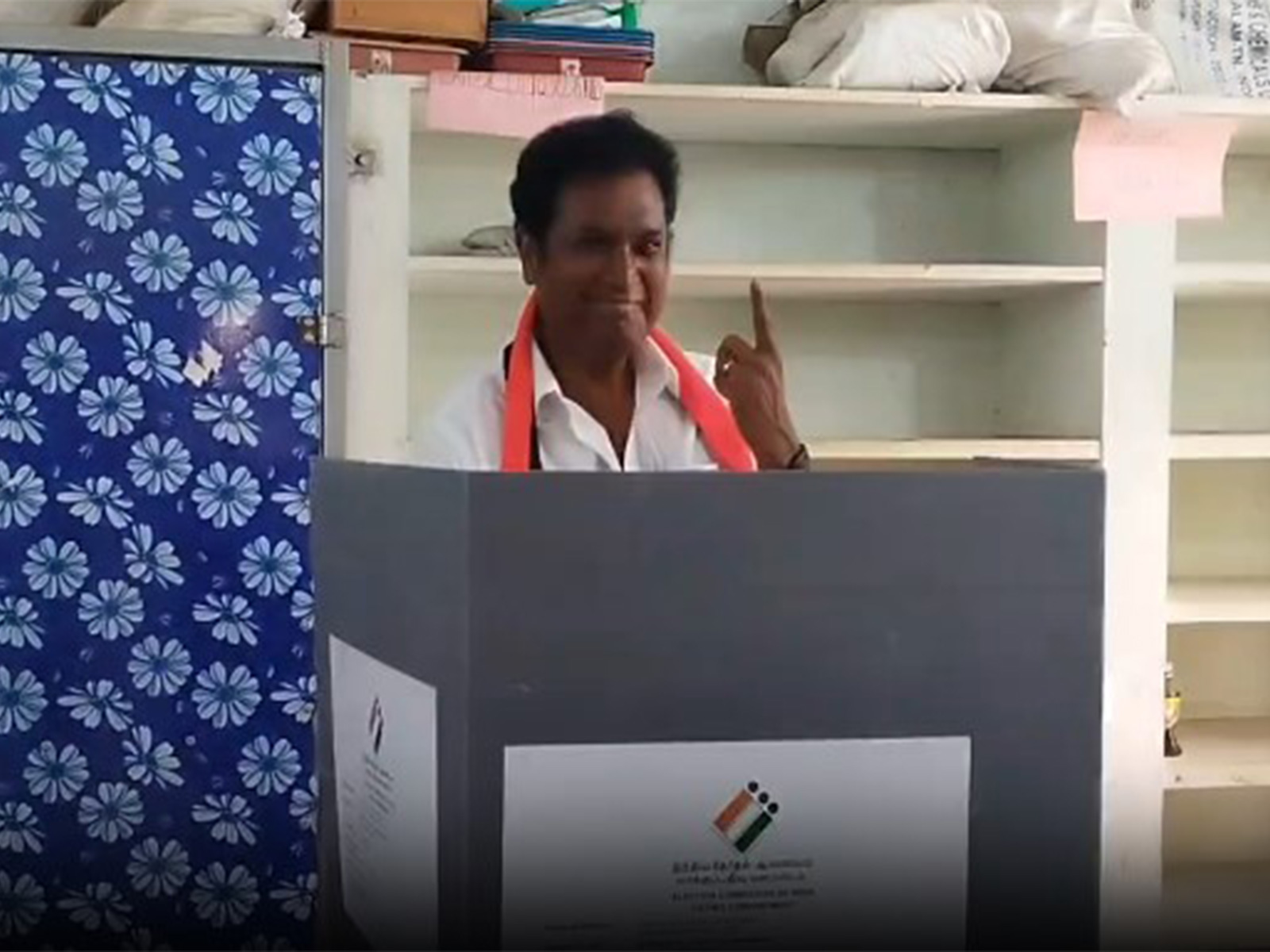  TN Industries Minister TRB Rajaa casts vote  in Thalikottai(Photo/ANI)  