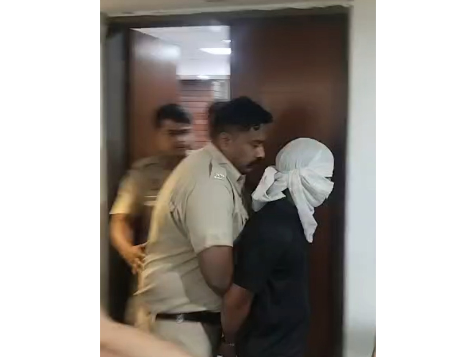 Delhi Police bring accused Rahul Meena to Delhi's Saket Court (Photo/ANI)