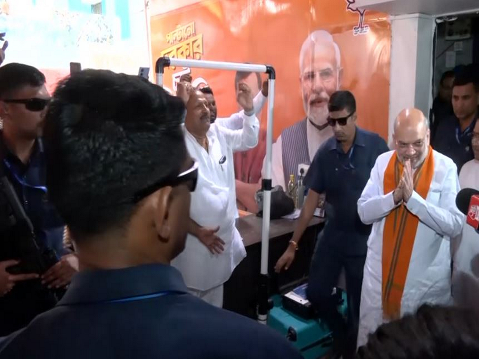 Union Minister Amit Shah outside BJP's Kolkata office (Photo/ANI)
