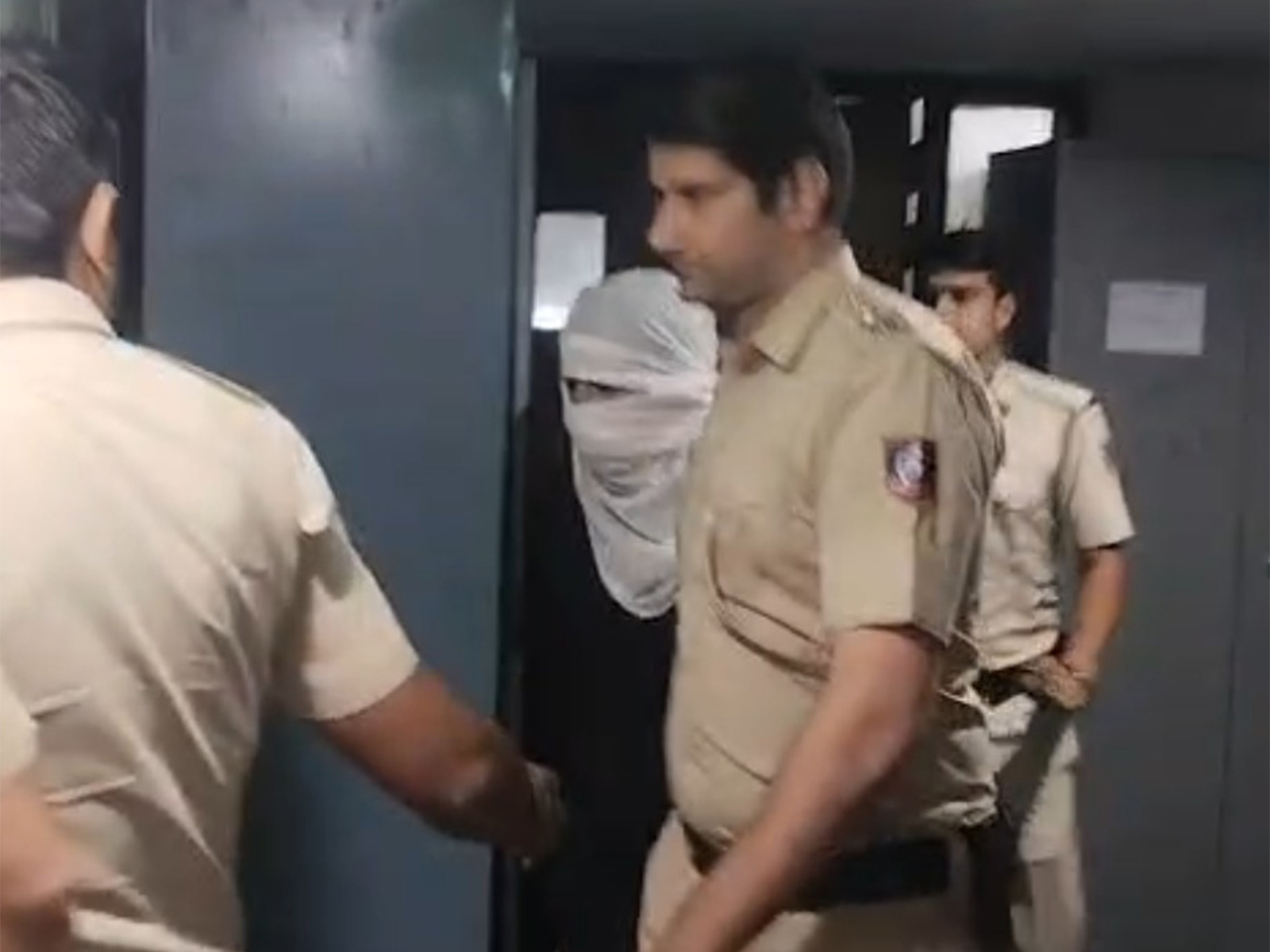 Delhi Police bring accused Rahul Meena to Delhi's Saket Court (Photo/ANI)