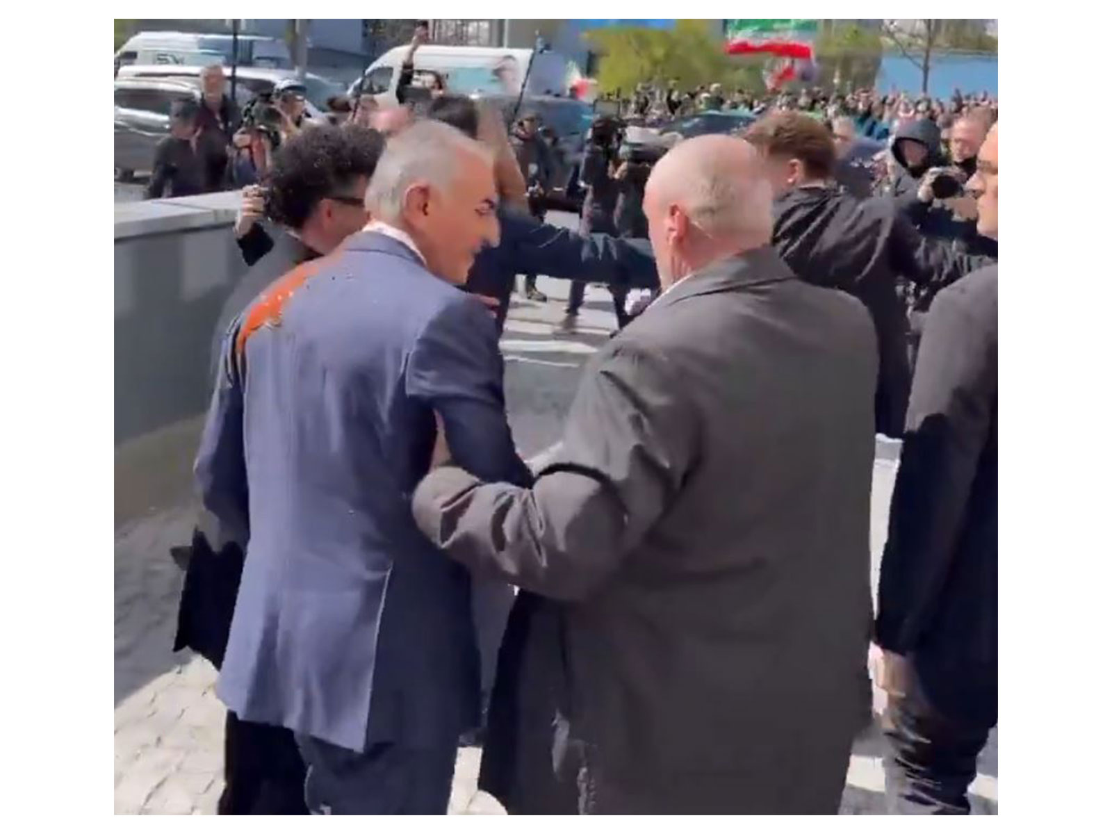 Reza Pahlavi attacked by ketchup in Berlin (Photo/Iranian state media)