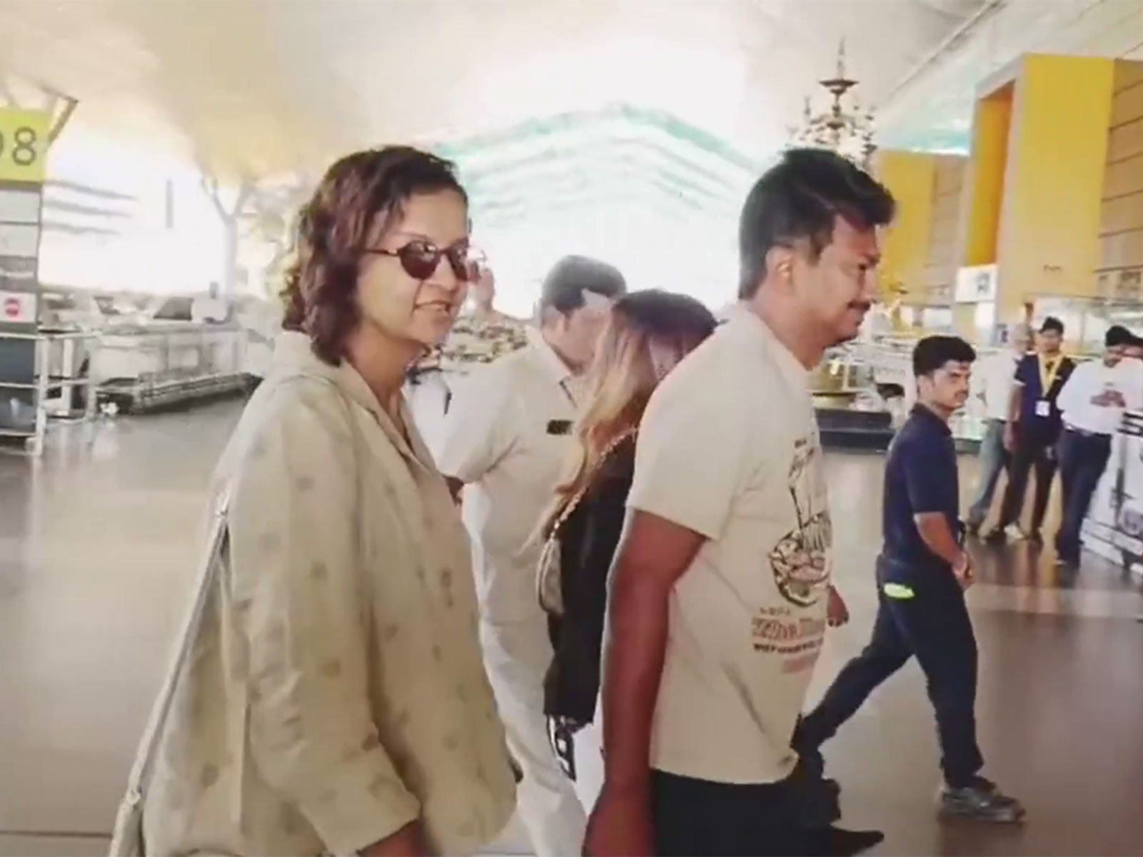 Tamil Nadu Deputy CM Udhyanidhi Stalin with family at Chennai airport (Photo/ANI)