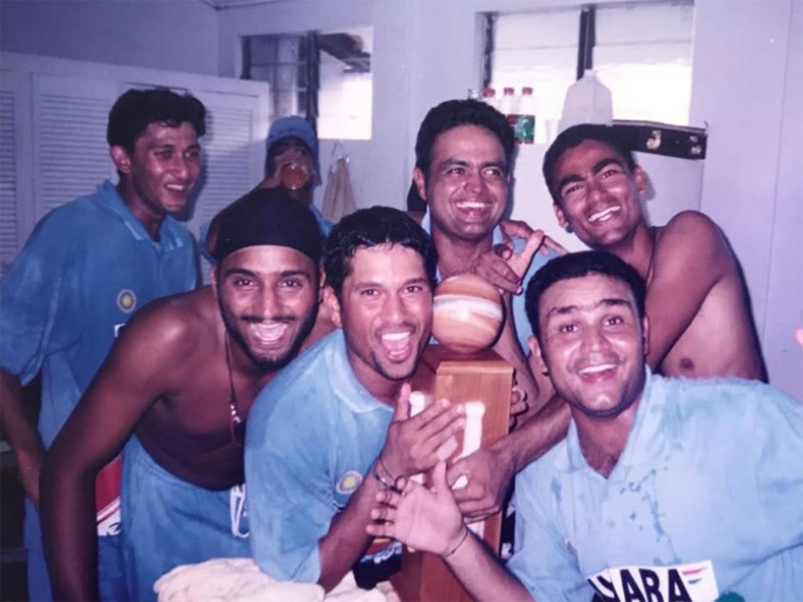 Sachin Tendulkar with his Team India mates. (Photo: virendersehwag Instagram)