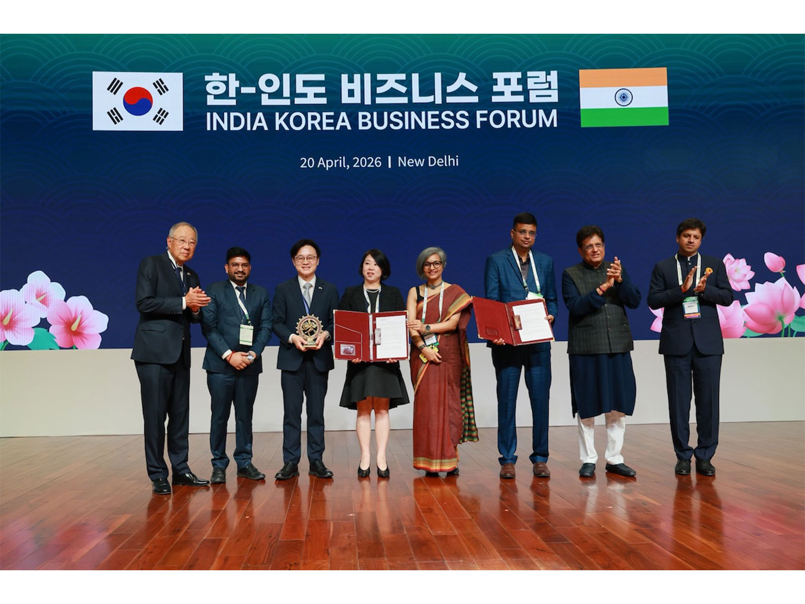 Signing of the MoU between Unicorn Incubator and BFI at Bharat Mandapam on 20 April 2026 during the Korea-India Forum