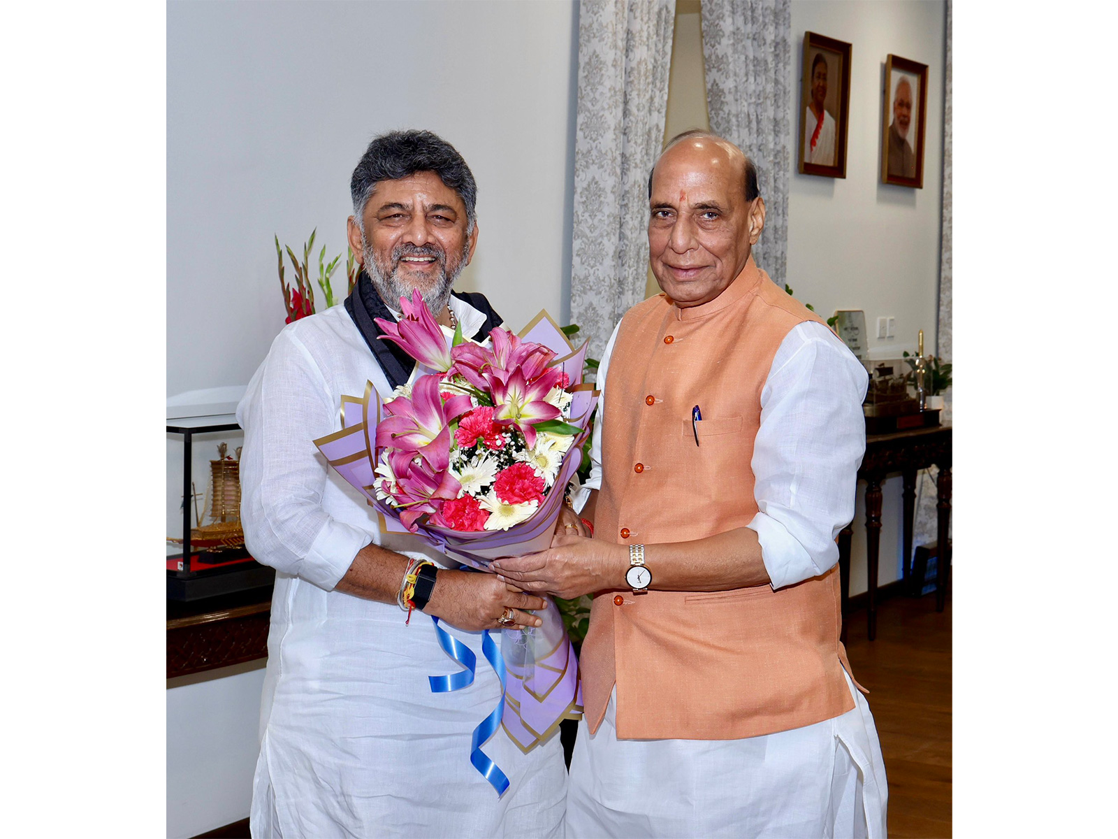 Karnataka Dy CM DK Shivakumar with Rajnath Singh (Photo/X/@DKShivakumar)