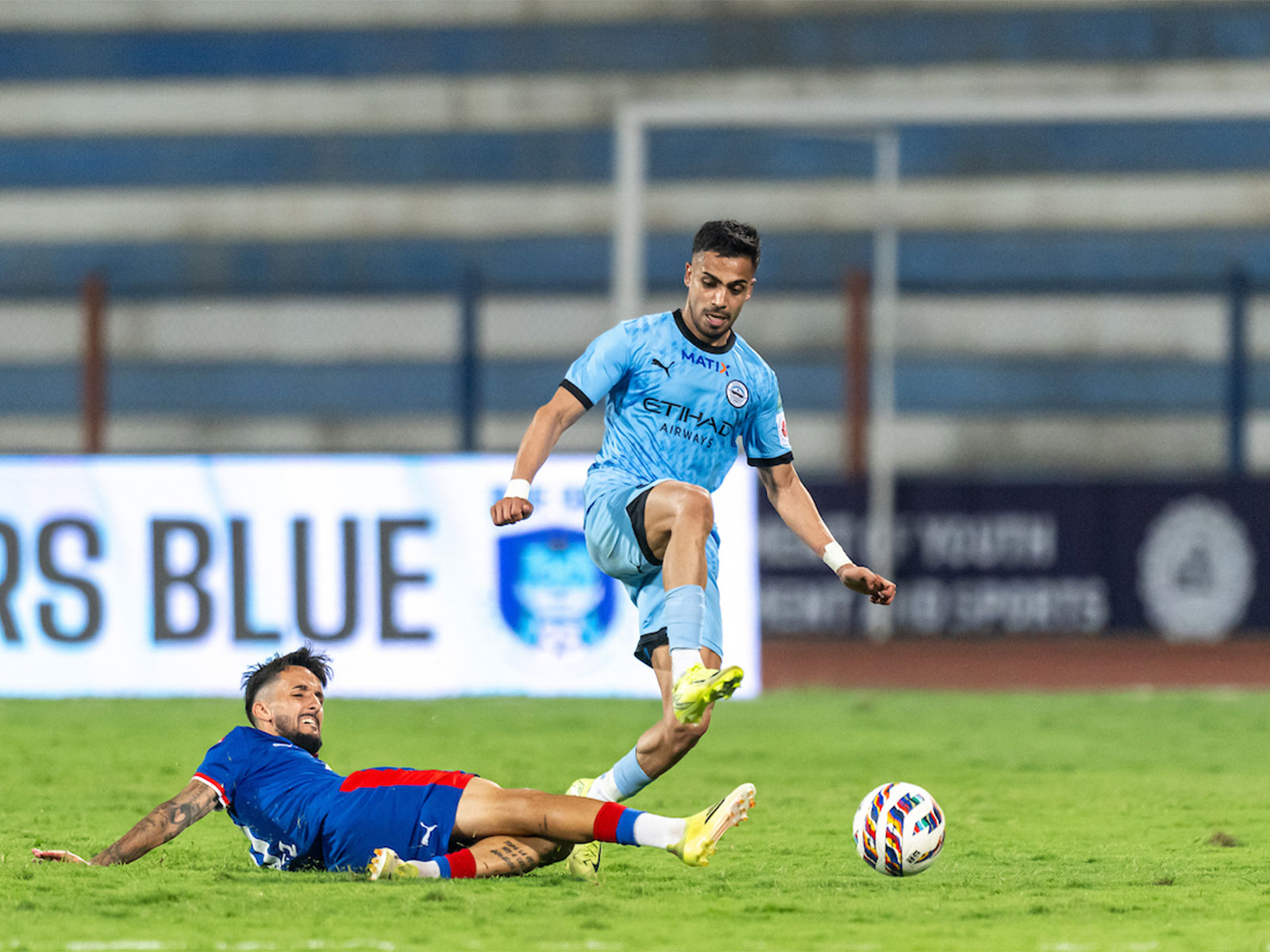 Bengaluru FC and Mumbai City FC in action (Photo:ISL)