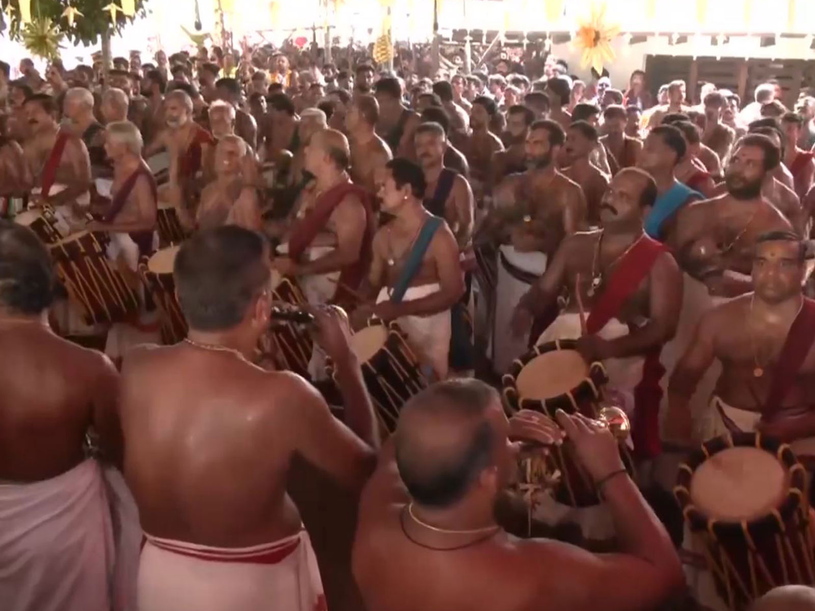 Thrissur Pooram being held at Vadakkunnathan Temple (Photo/ANI)