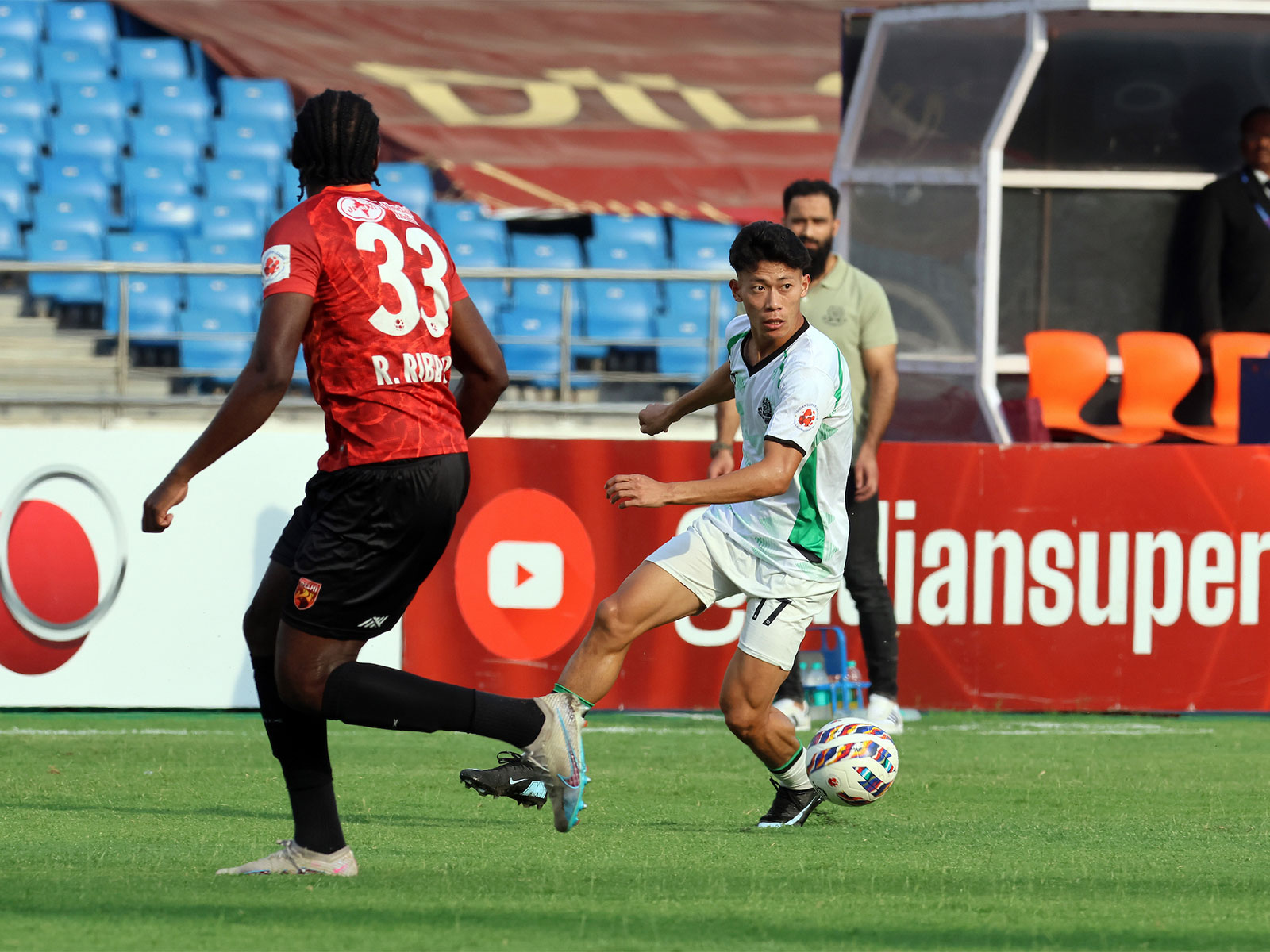 Players in action during Shillong Lajong FC vs Dempo SC clash. (Photo/IFL)