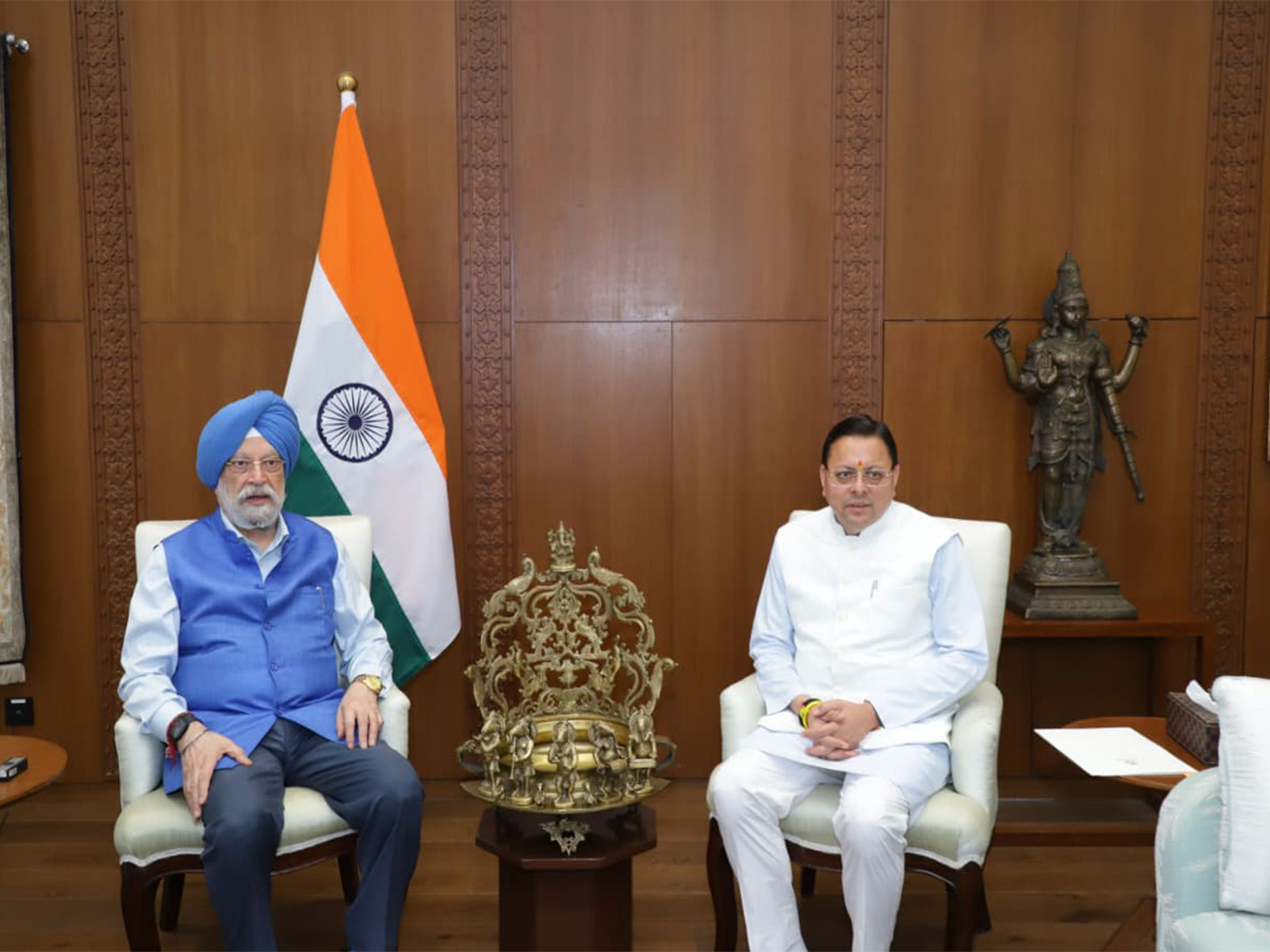 Uttarakhand CM Pushkar Singh Dhami meets Union Minister Hardeep Singh Puri (Photo/CMO)