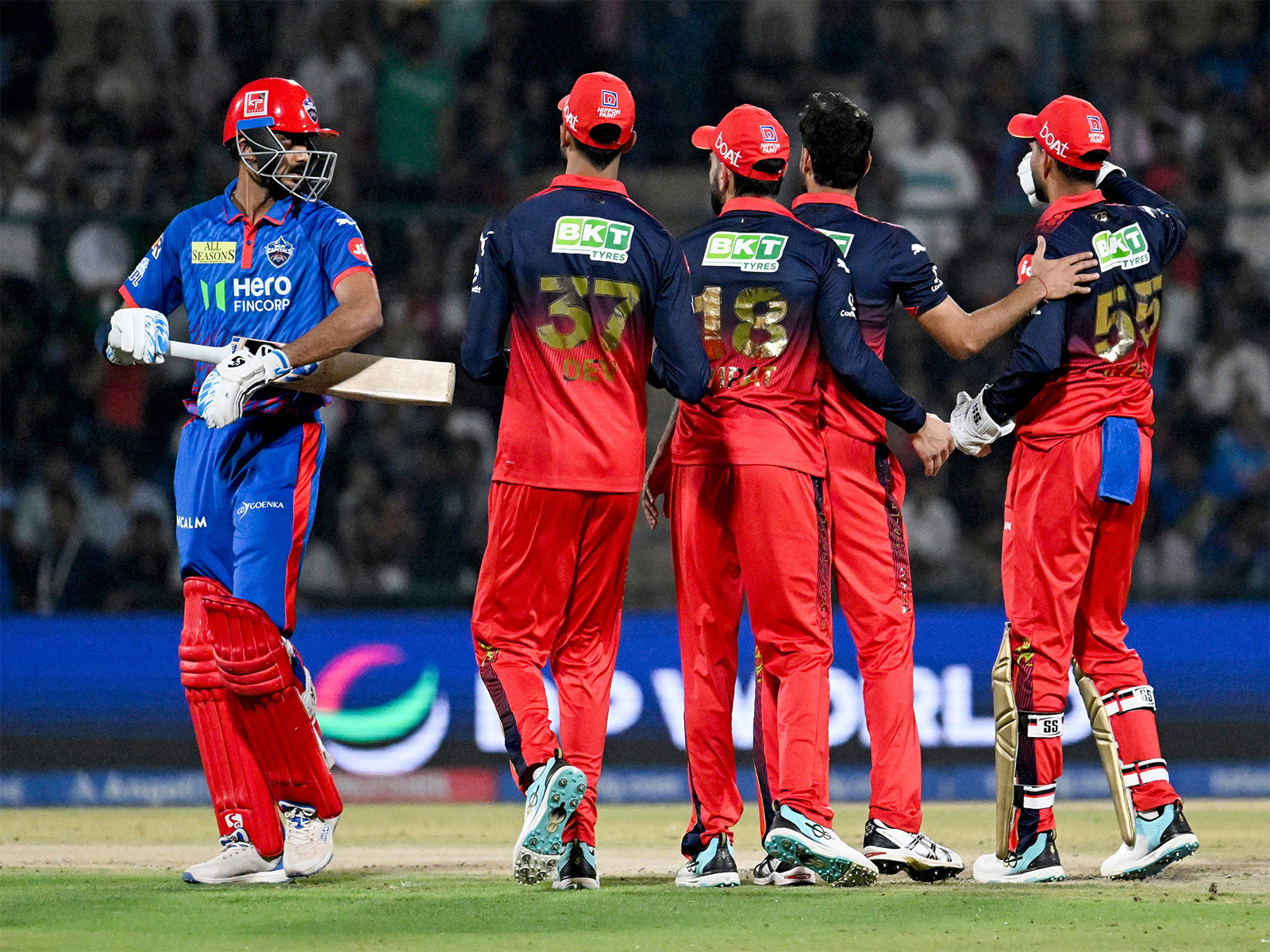 RCB team celebrating (Photo/ANI)