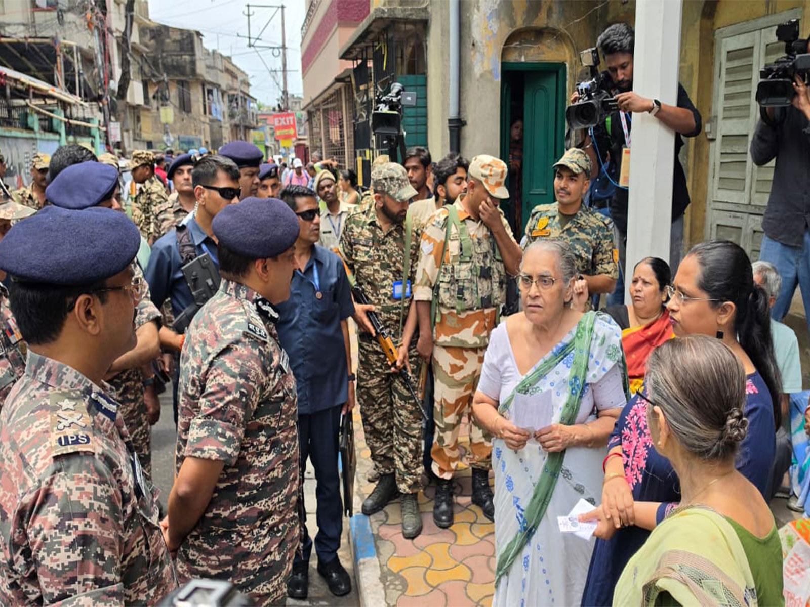 Director General of the Central Reserve Police Force (CRPF) GP Singh at Chetla Bhabanipur Booth (Photo X/@crpfindia)