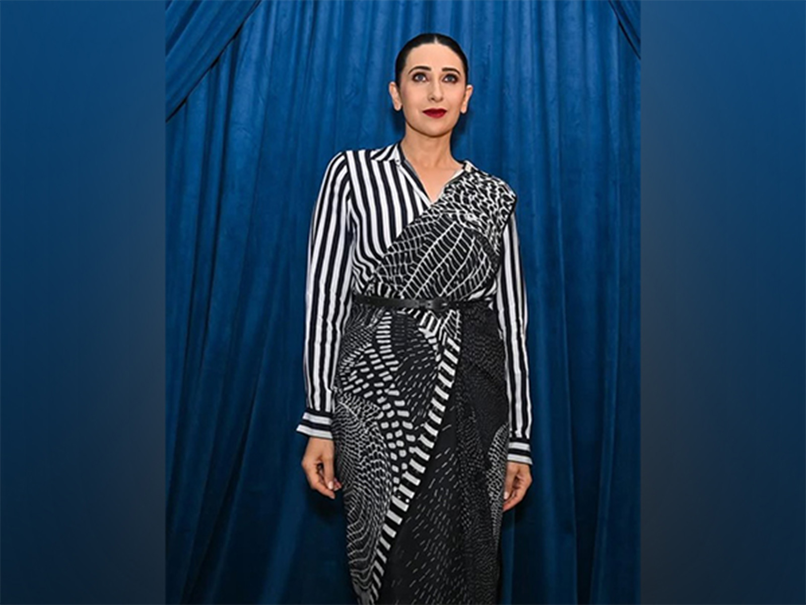 Karisma Kapoor (Image Source: Instagram/@lakmefashionwk)