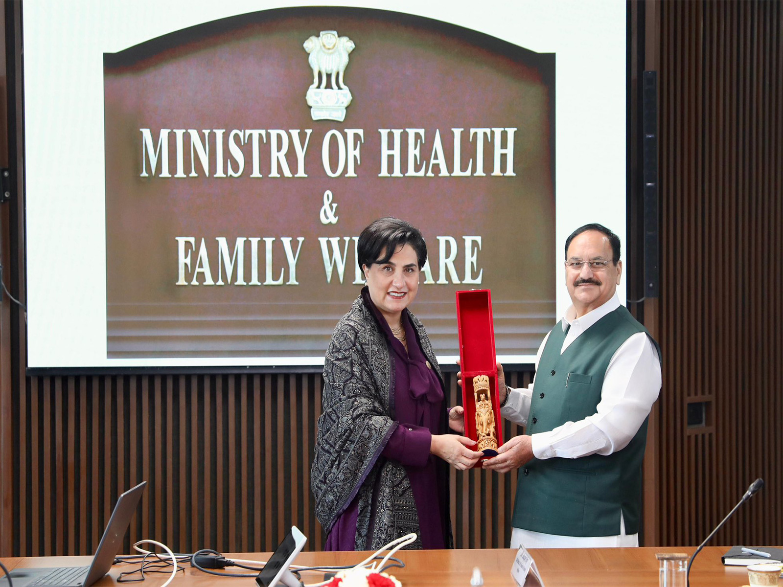 Union Minister JP Nadda holds meeting with Ecuador FM Maria Gabriela Sommerfeld Rosero (Photo/ X@MoHFW_INDIA)  