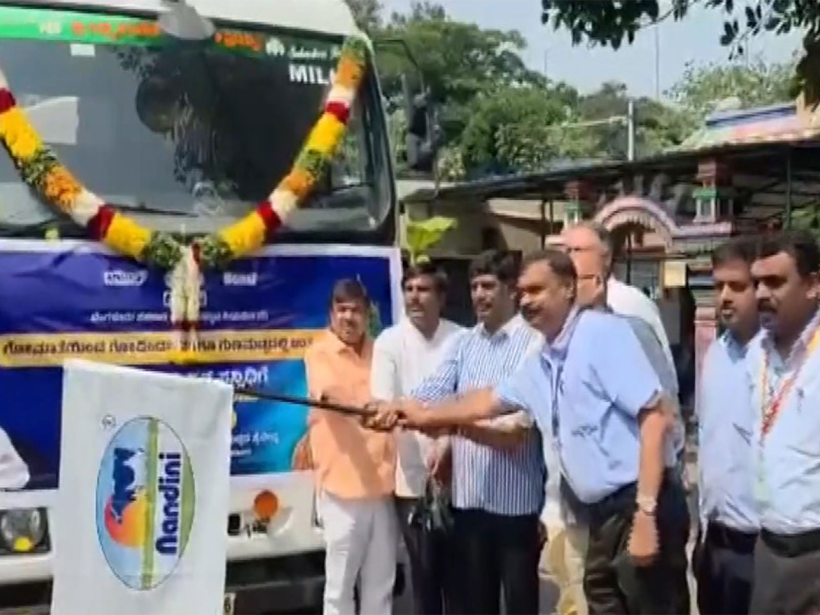 Bamul President DK Suresh flags off Nandini ghee supply vehicle to Tirupati (Photo/ANI)