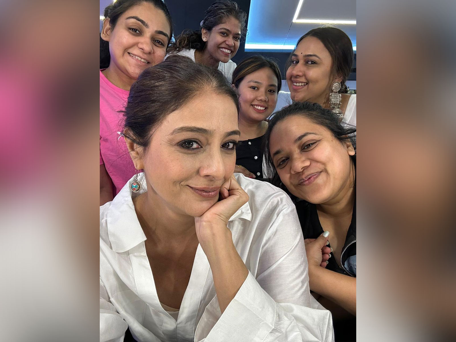 Tabu with team (Photo/instagram/@tabutiful)
