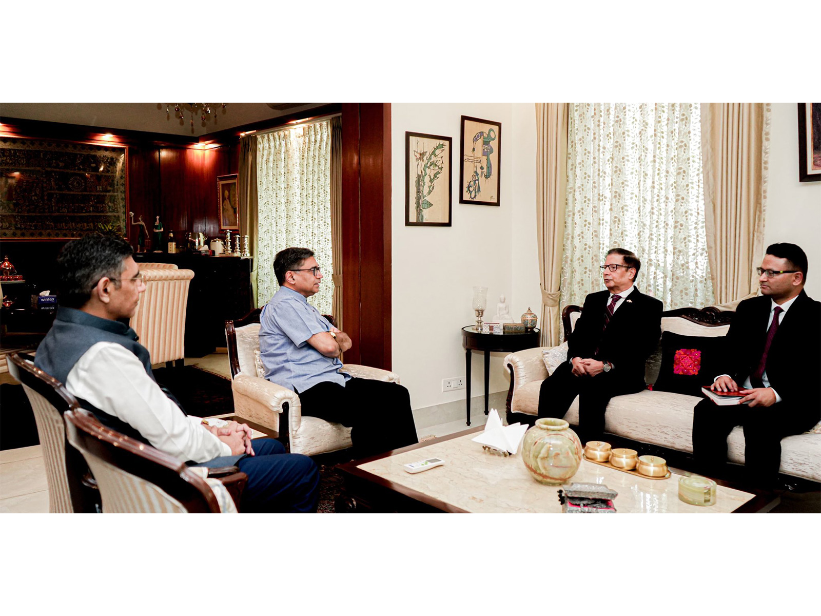 Foreign Secretary Vikram Misri meets outgoing Nepal envoy, reaffirms strong ties (Photo/X@MEAIndia)