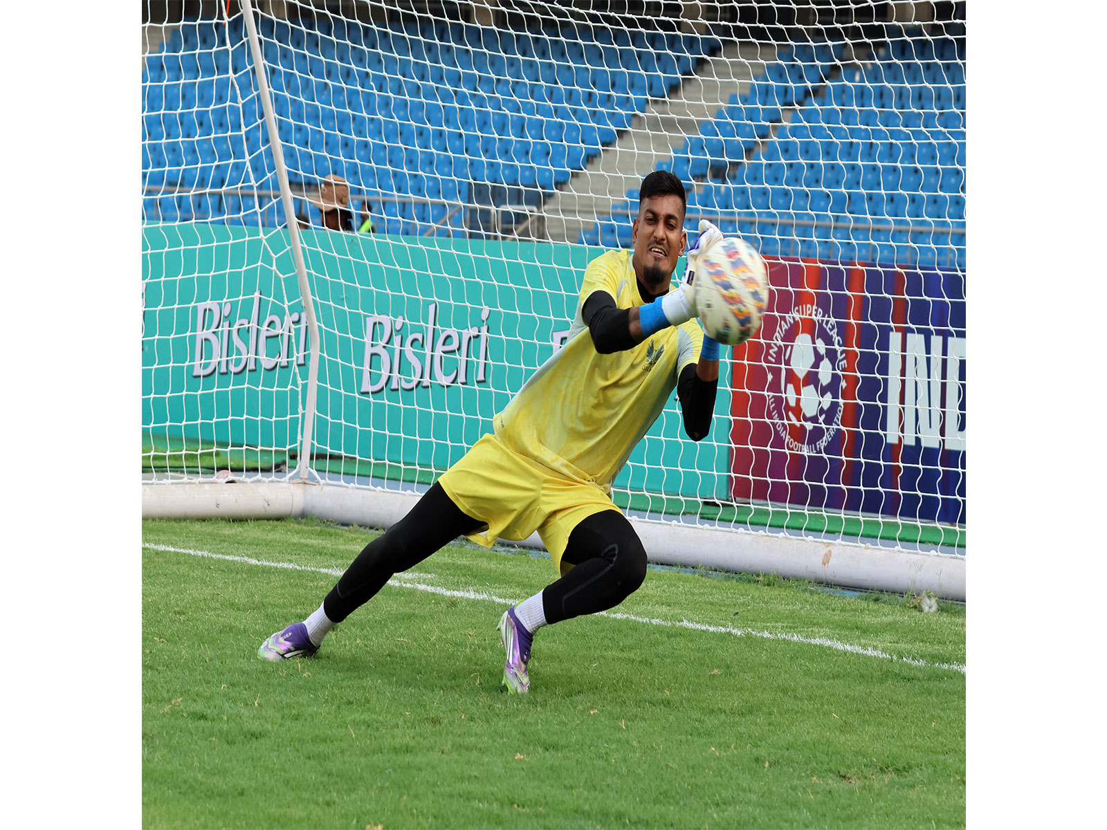 Sporting Club Delhi player in action (Photo/ISL) 