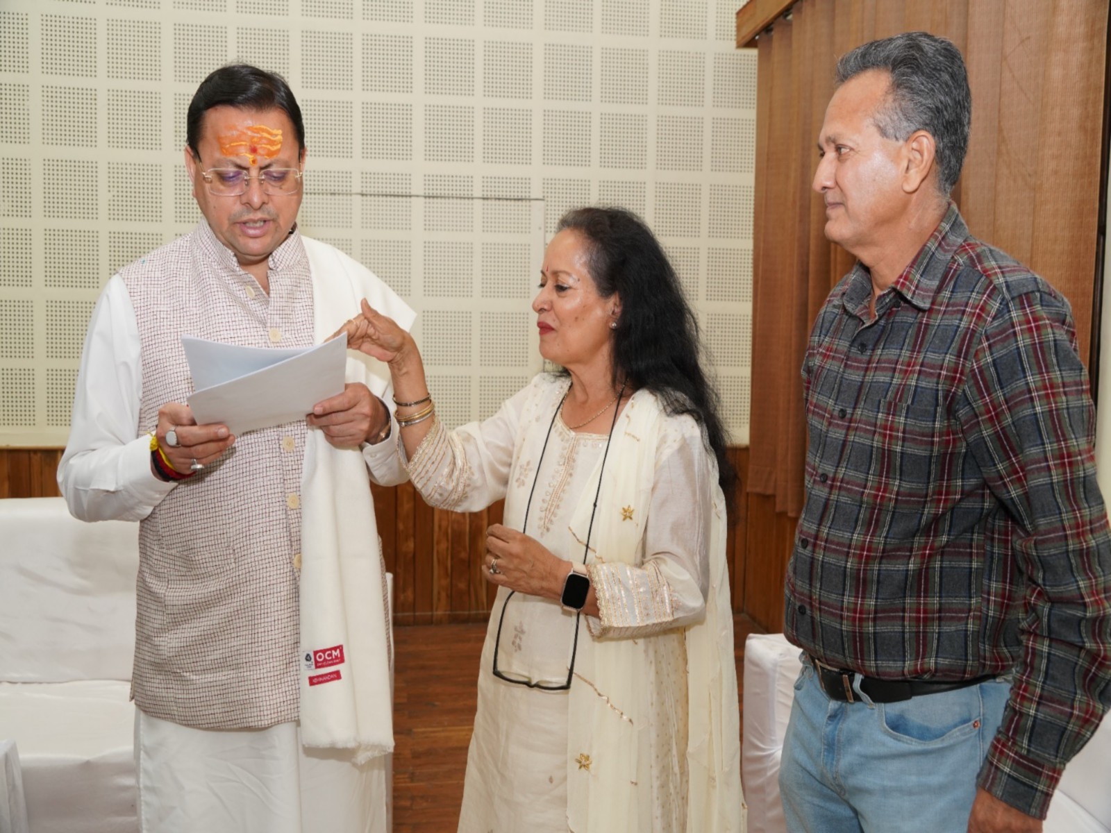 Uttarakhand CM Pushkar Singh Dhami with actress Himani Shivpuri (Photo/ANI)