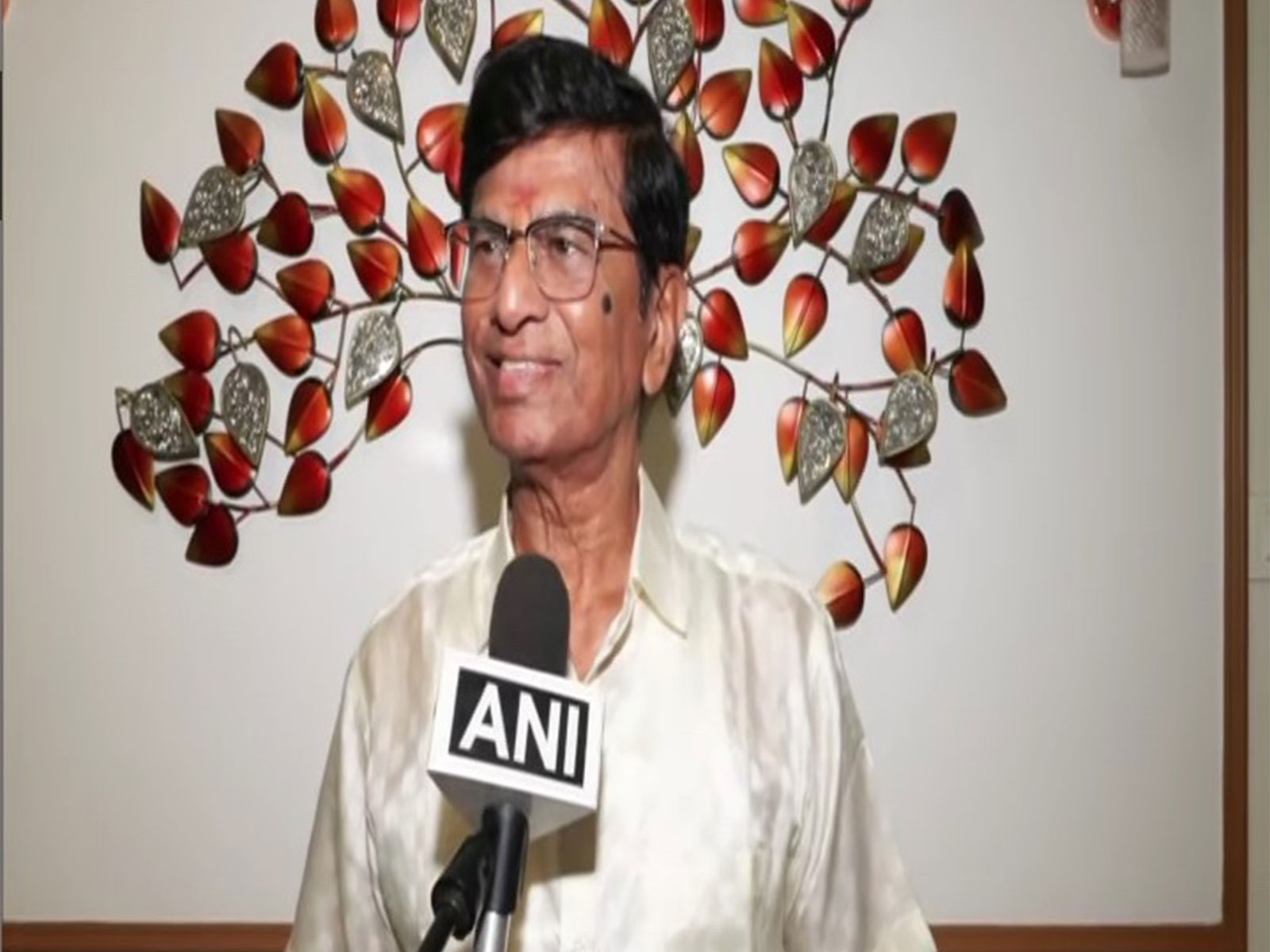 Vijay father, SA Chandrasekhar (Photo/ANI)