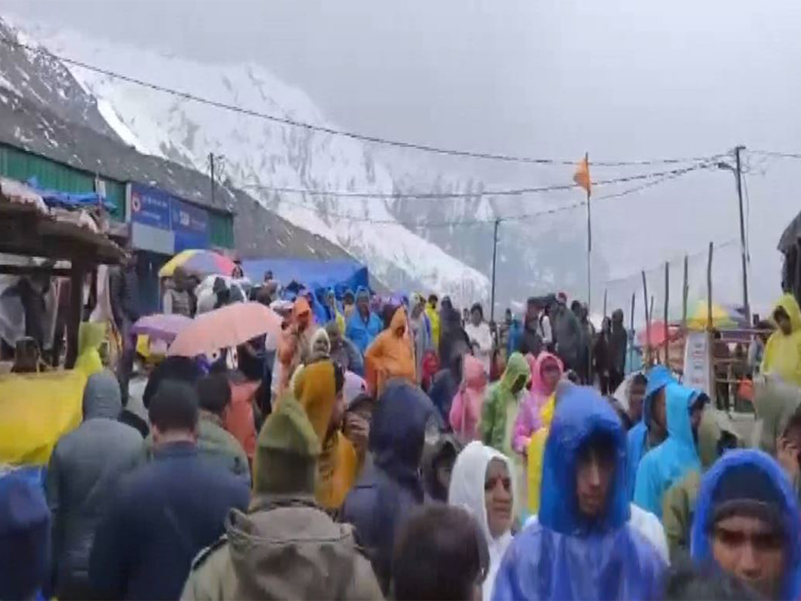 Kedarnath pilgrimage continues amid harsh weather (Photo/ANI)