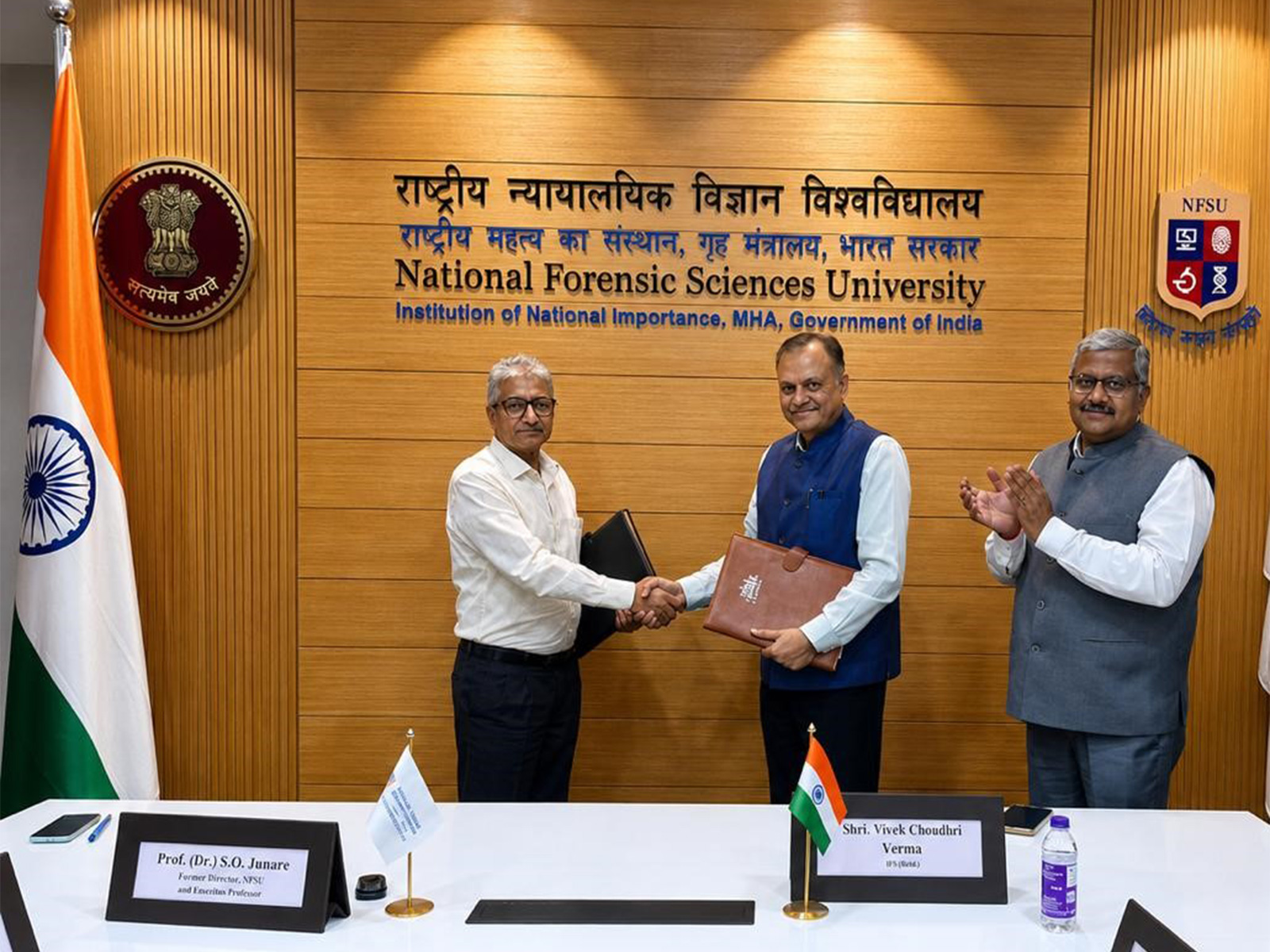 S.O. Junare, Director Gujarat Campus of NFSU (L) and Vivek Chandra Verma UIDAI CEO (C) (Photo/X@UIDAI)
