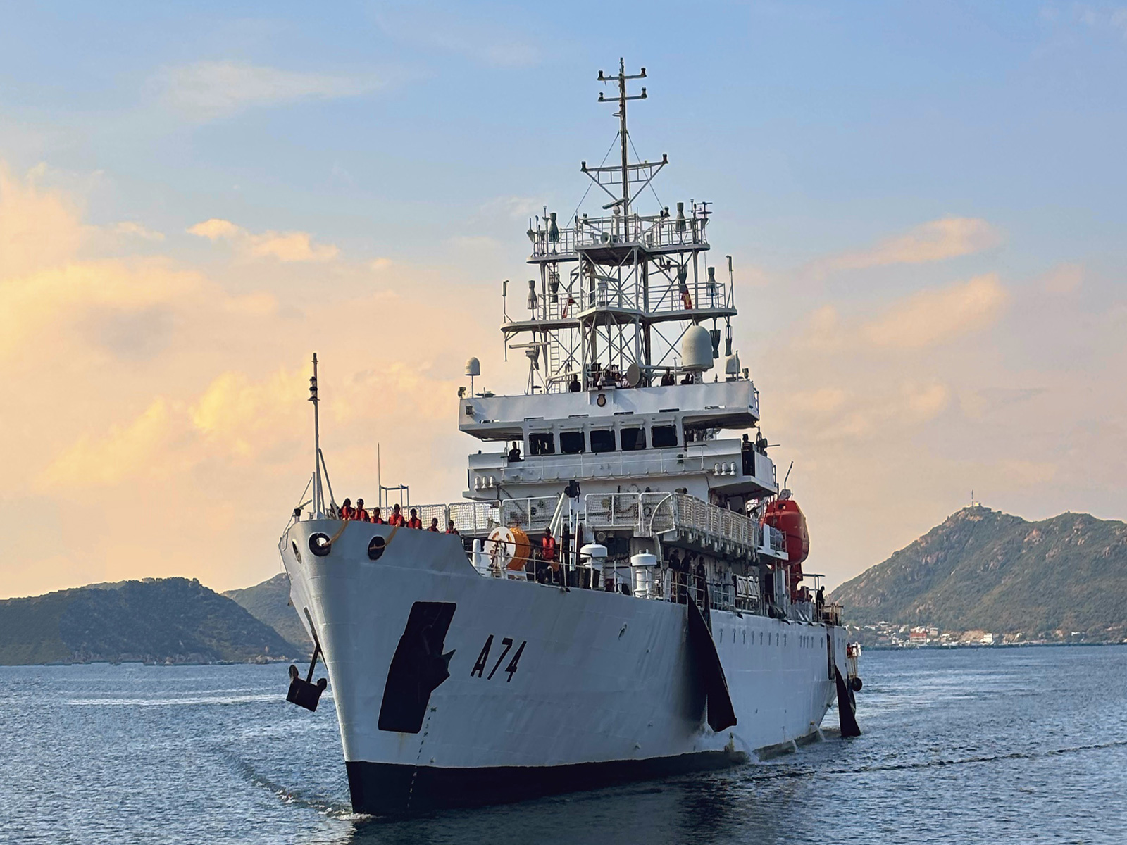 INS Sagardhwani in Vietnam (Photo/Ministry of Defence)