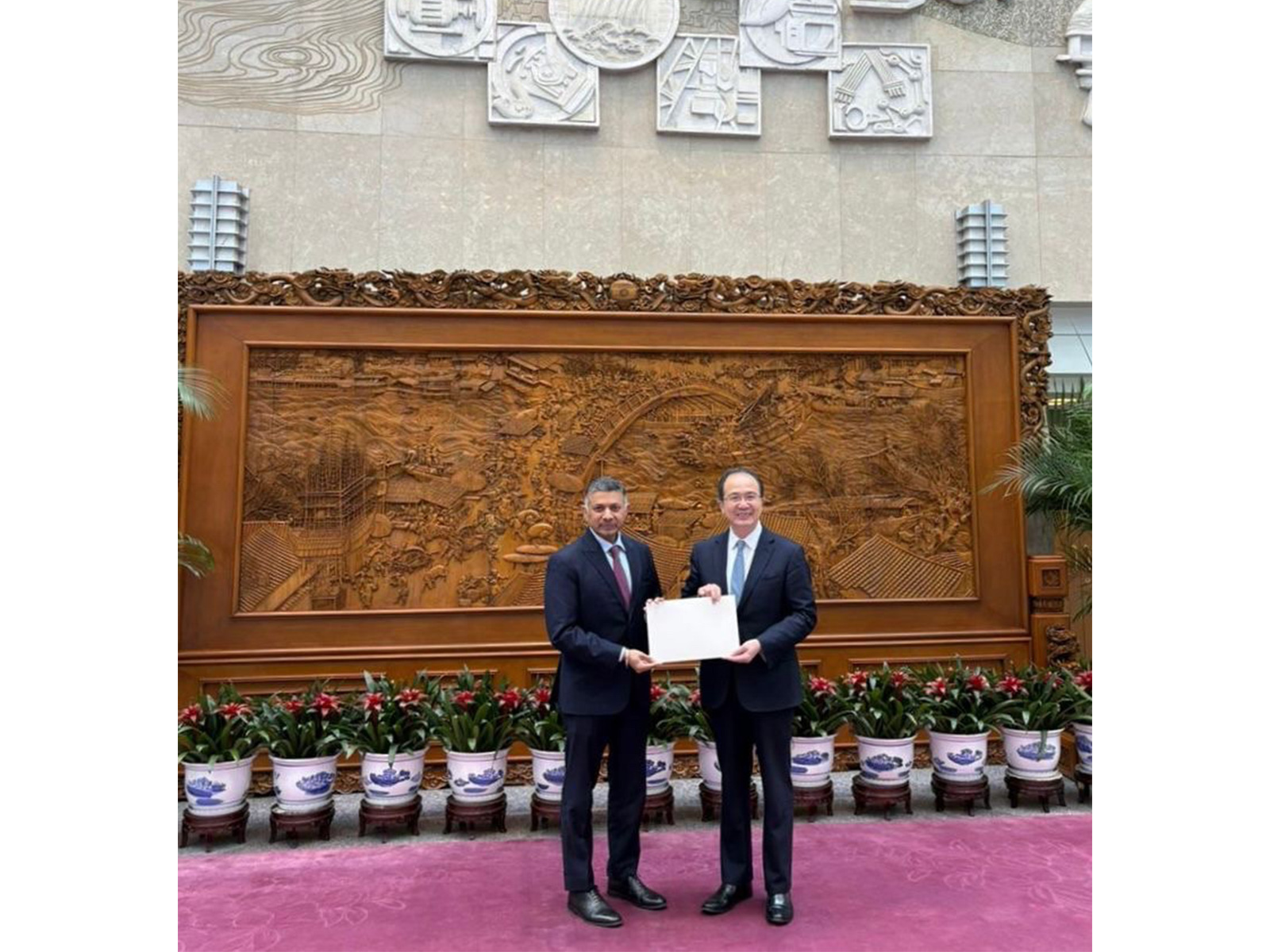 Indian Ambassador to China Vikram Doraiswami with Assistant Foreign Minister of China, Hong Lei (Photo/@EOIBeijing)