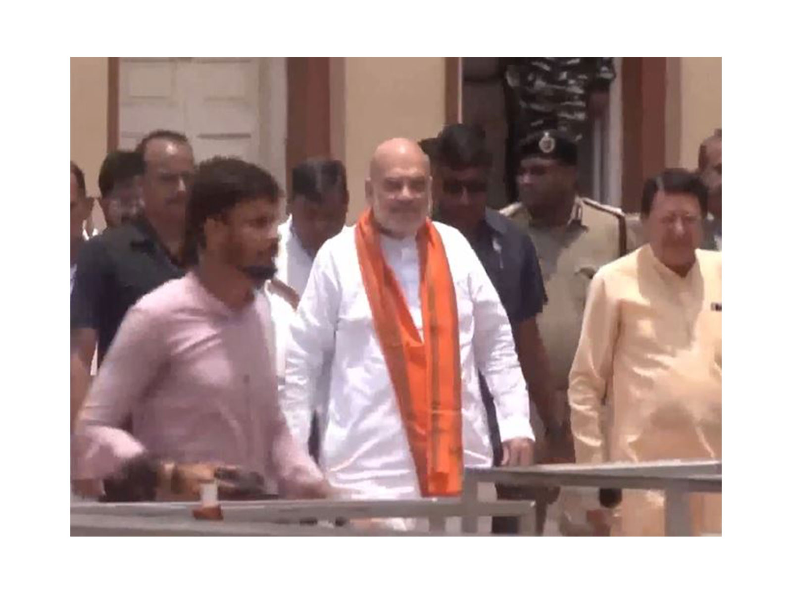Union Home Minister Amit Shah arrives at the Dakshineswar Kali Temple (Photo/ANI)