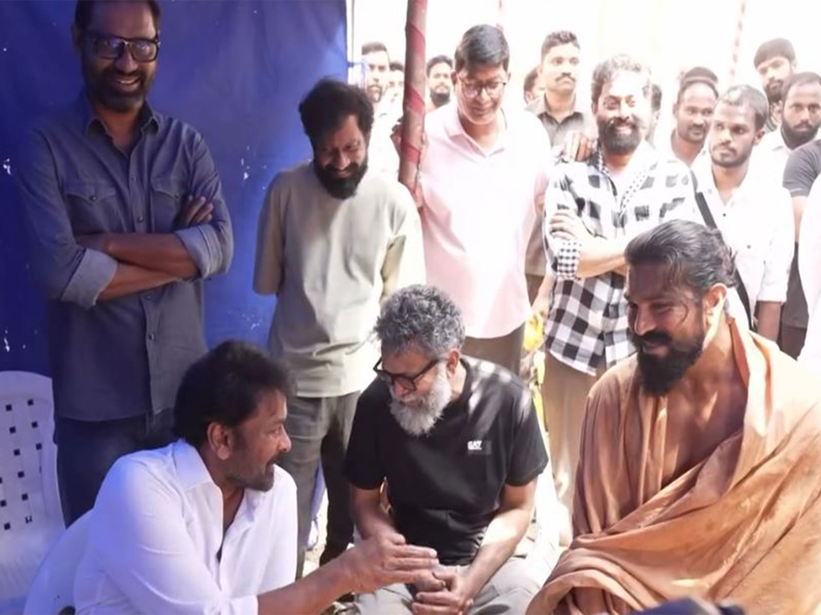 Chiranjeevi, Sukumar visit Peddi sets (Photo/Instagram@peddimovie)