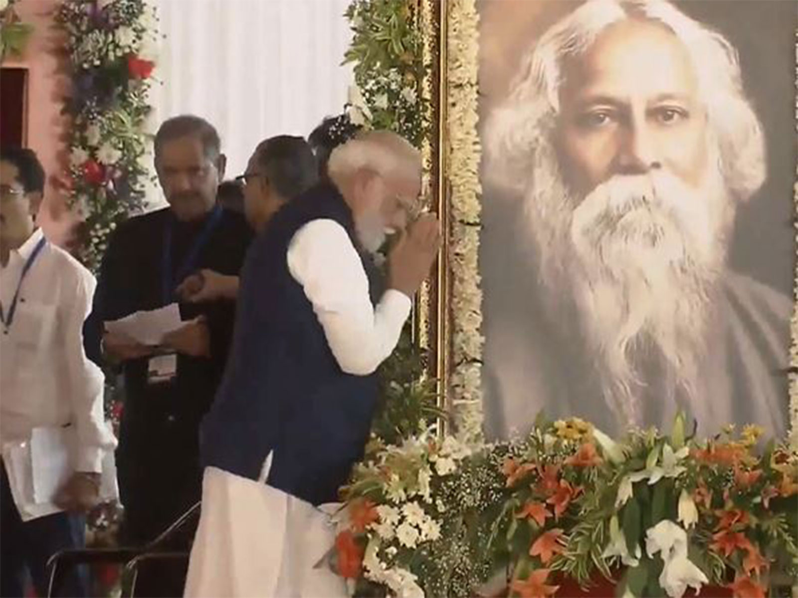 Prime Minister Narendra Modi and CM-designate Suvendu Adhikari pay tribute to Gurudev Rabindranath Tagore on his birth anniversary(Photo/ANI)