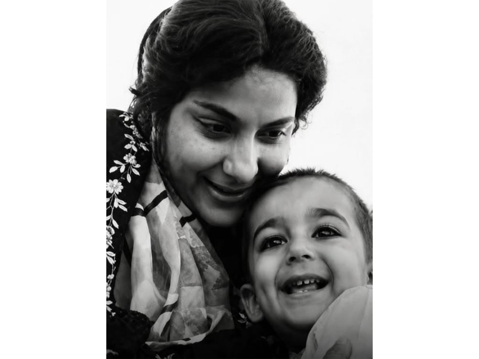 Childhood picture of Sanjay Dutt with Nargis Dutt (Photo/instagram/@duttsanjay)